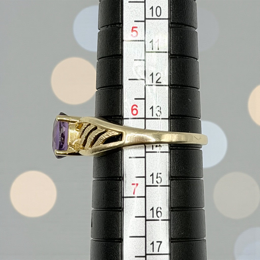 Solid 14K Yellow Gold Ring with Oval Amethyst - Size 6.25