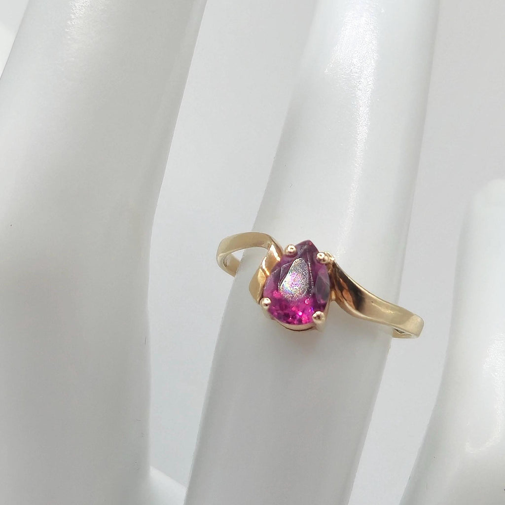 10KP Gold Pear Shaped Rhodolite Garnet Ring Size 6.25