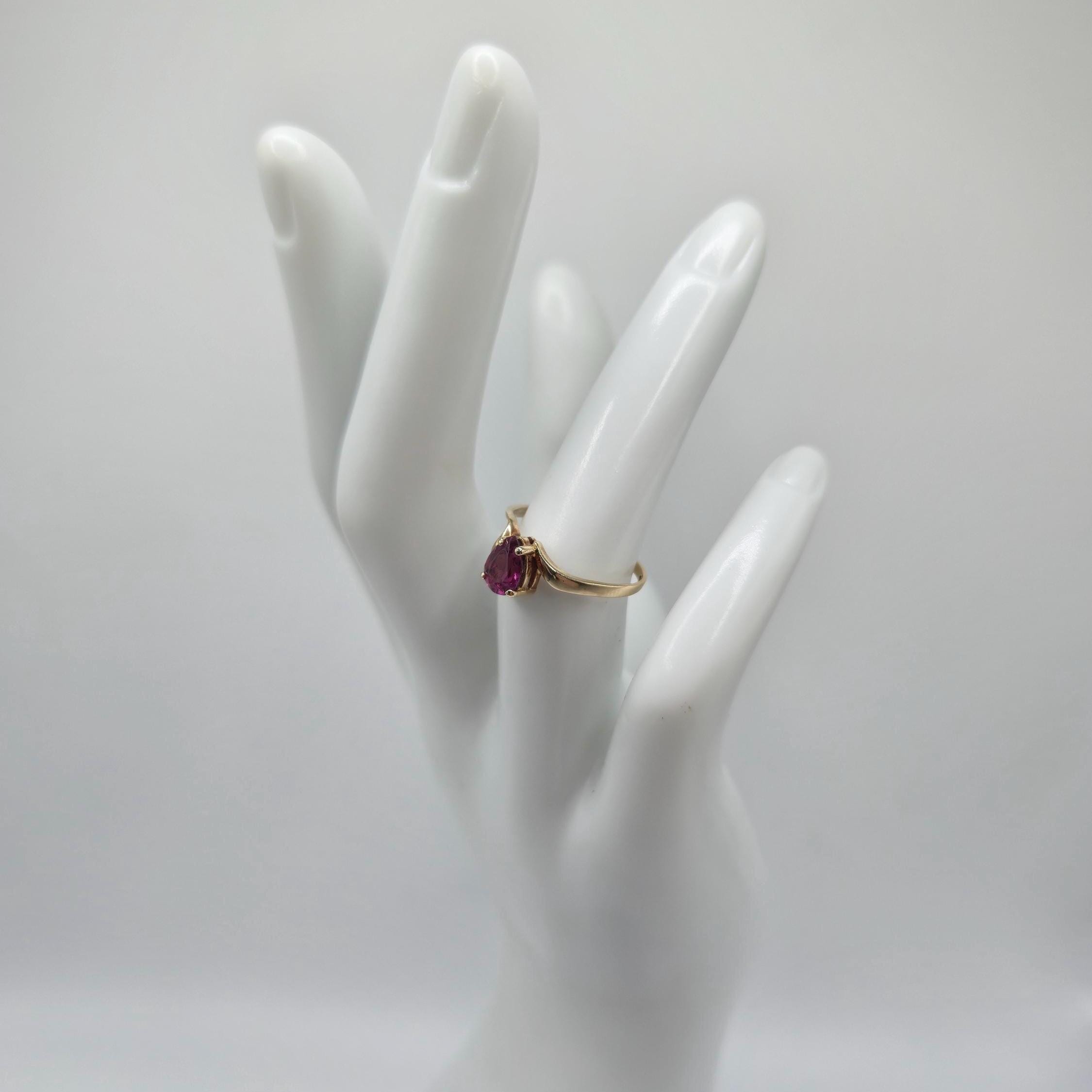10KP Gold Pear Shaped Rhodolite Garnet Ring Size 6.25
