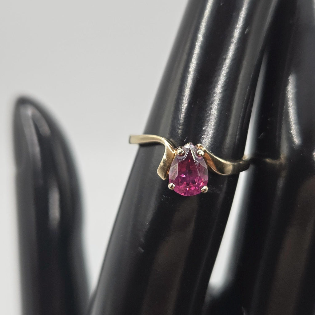 10KP Gold Pear Shaped Rhodolite Garnet Ring Size 6.25