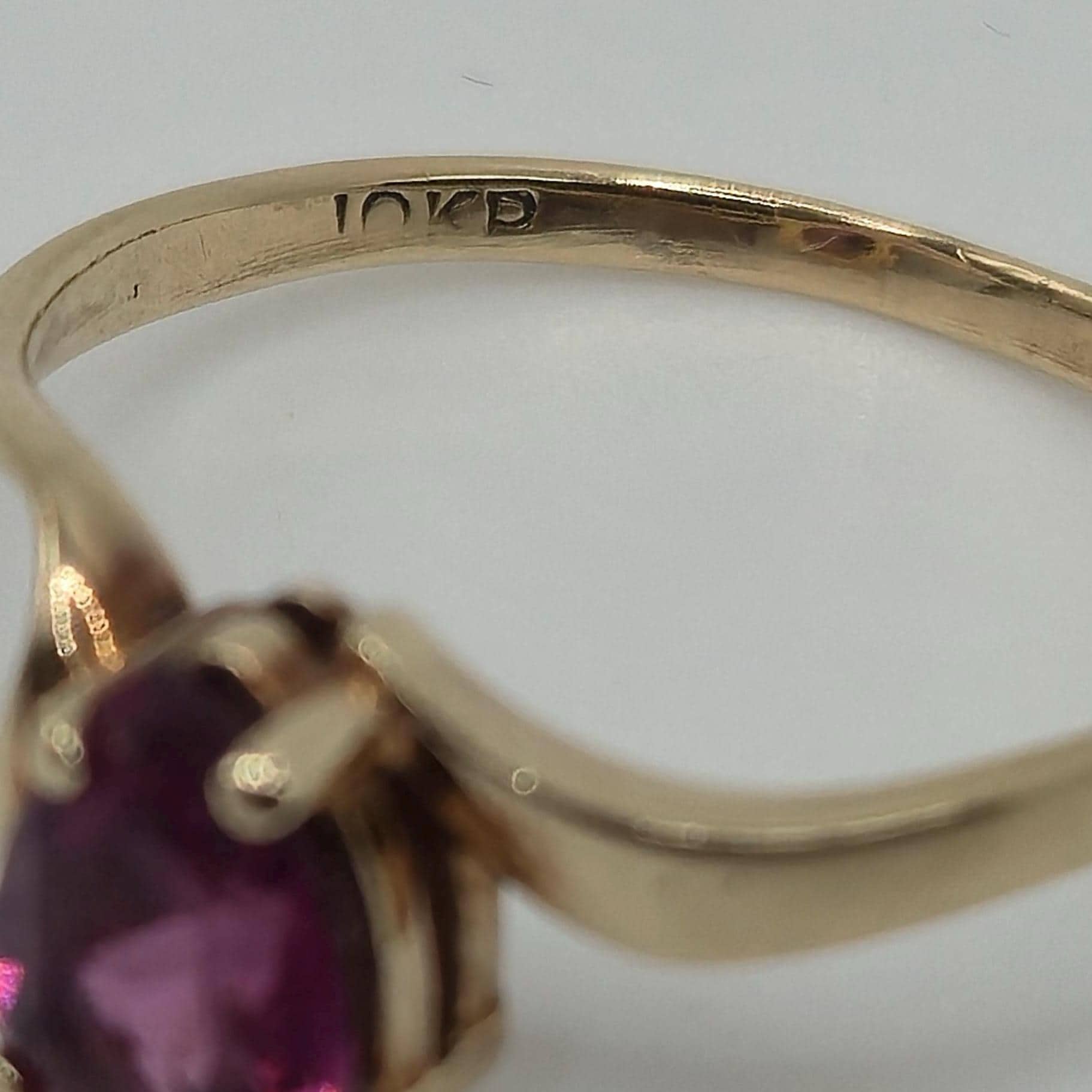 10KP Gold Pear Shaped Rhodolite Garnet Ring Size 6.25