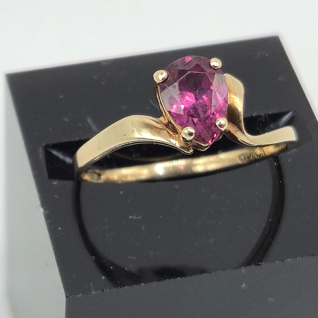 10KP Gold Pear Shaped Rhodolite Garnet Ring Size 6.25