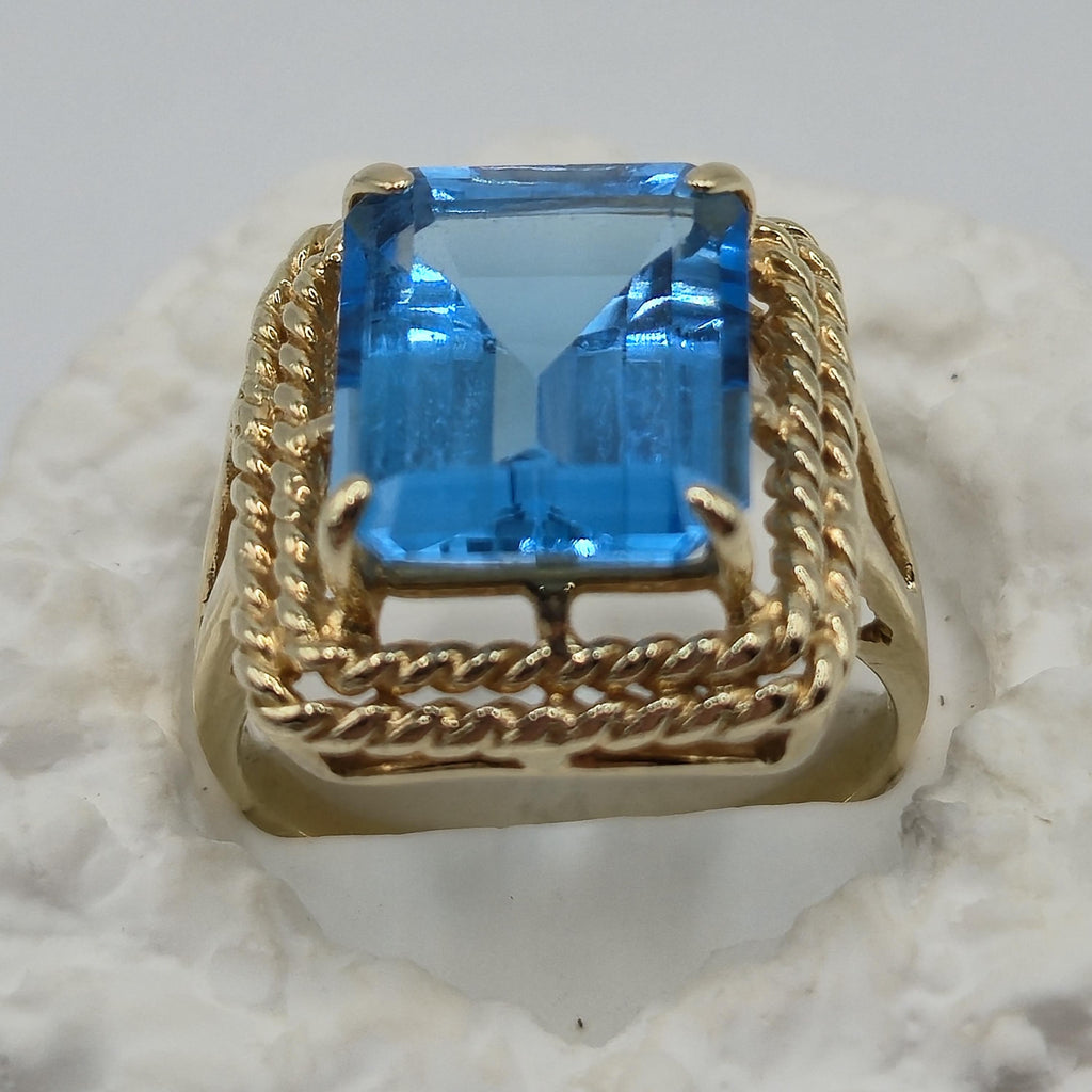 10K Gold Blue Topaz Large Stone Ring Size 7