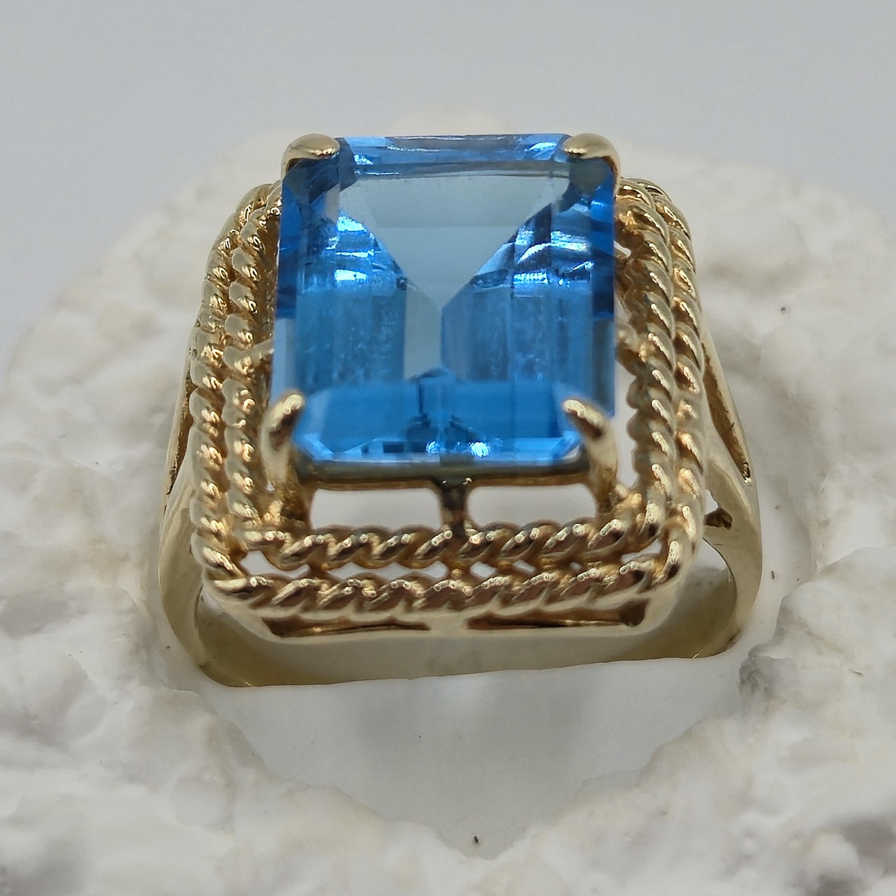 10K Gold Blue Topaz Large Stone Ring Size 7