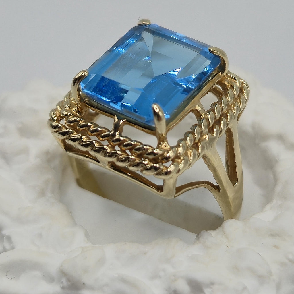 10K Gold Blue Topaz Large Stone Ring Size 7