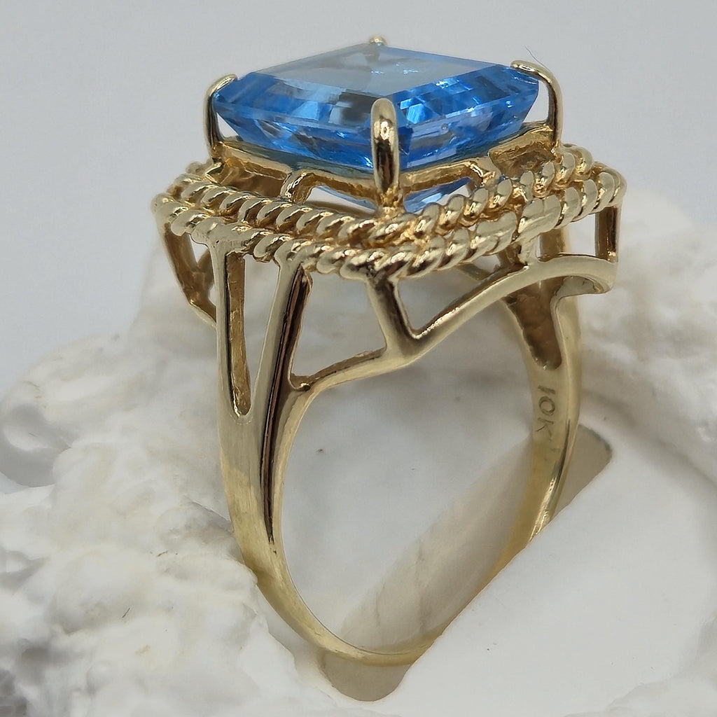 10K Gold Blue Topaz Large Stone Ring Size 7