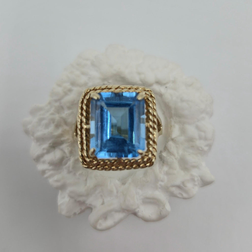 10K Gold Blue Topaz Large Stone Ring Size 7