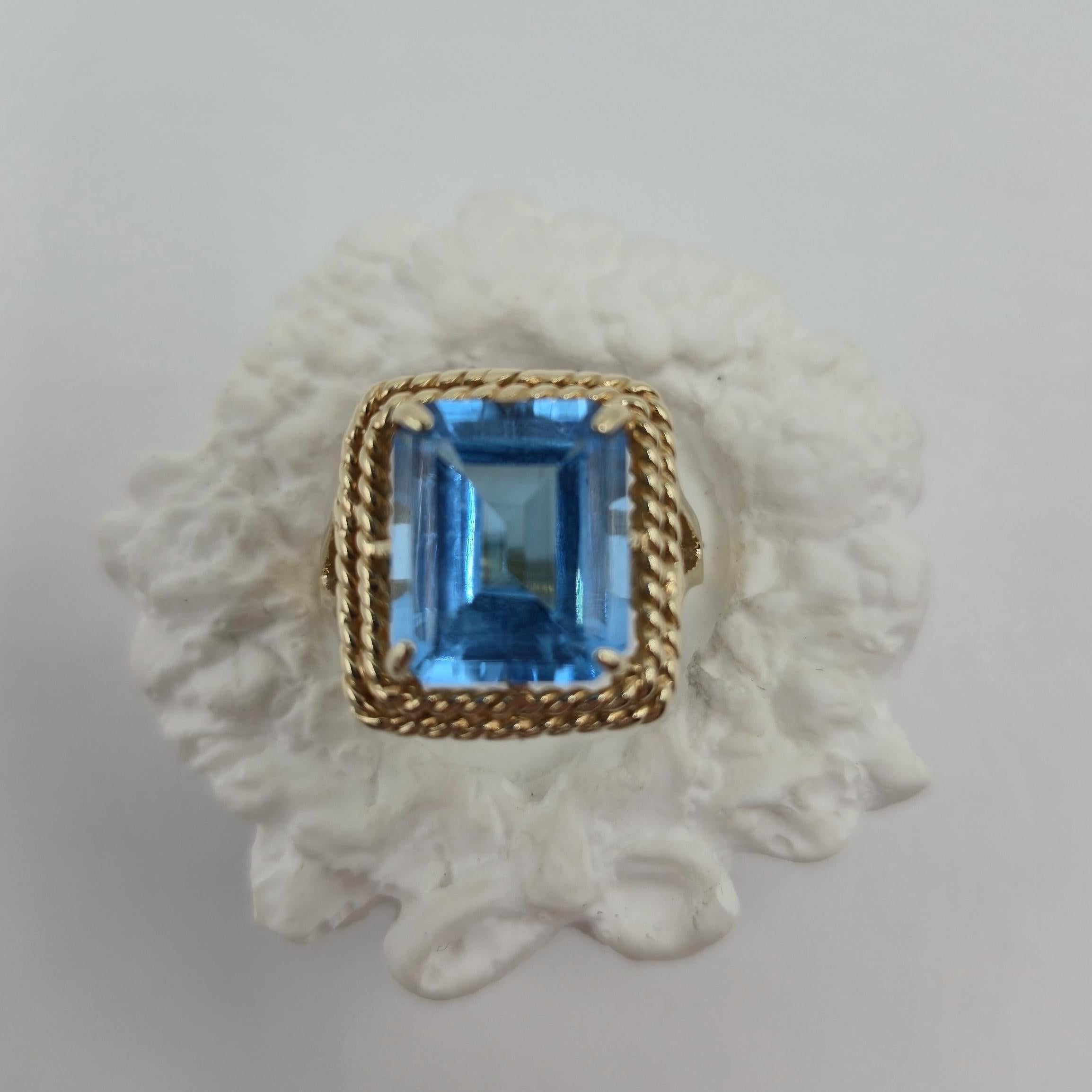 10K Gold Blue Topaz Large Stone Ring Size 7