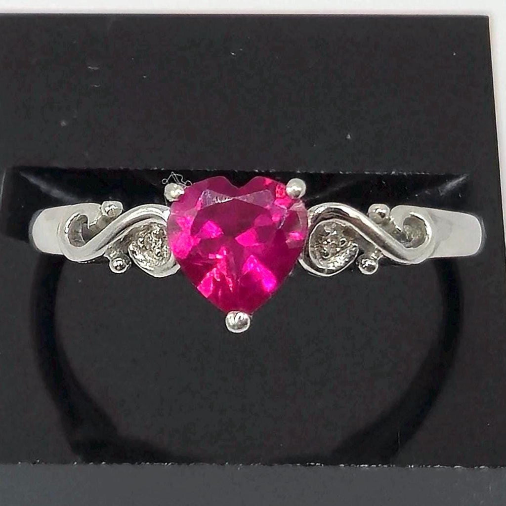 10K Gold Heart Shaped Ruby Ring Size 8.25