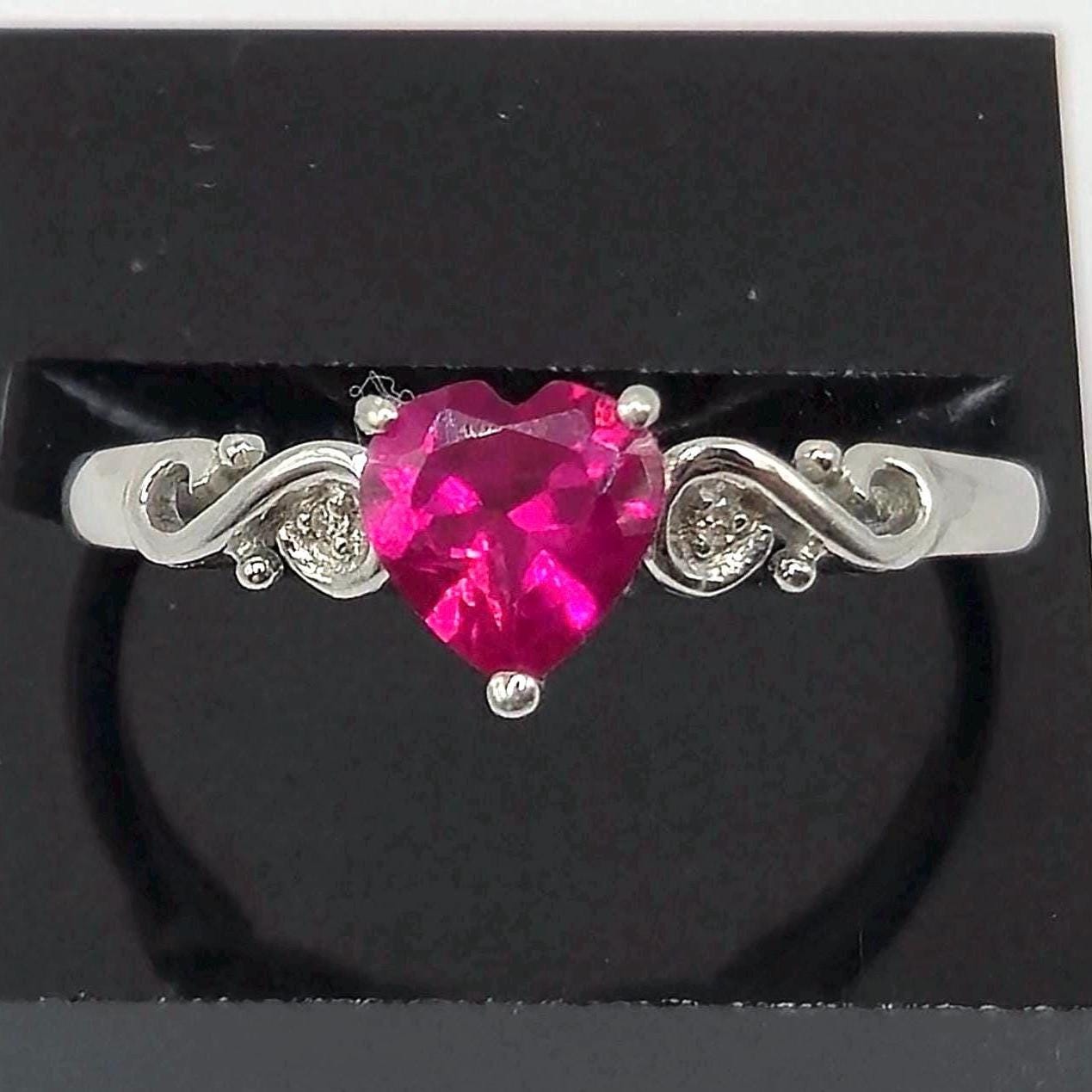 10K Gold Heart Shaped Ruby Ring Size 8.25