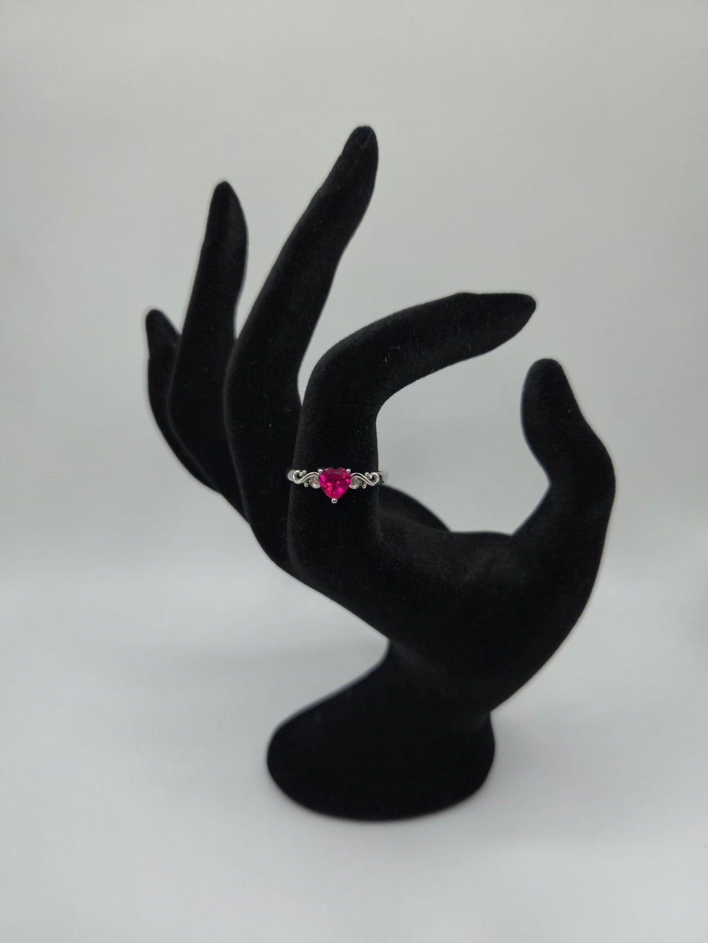10K Gold Heart Shaped Ruby Ring Size 8.25