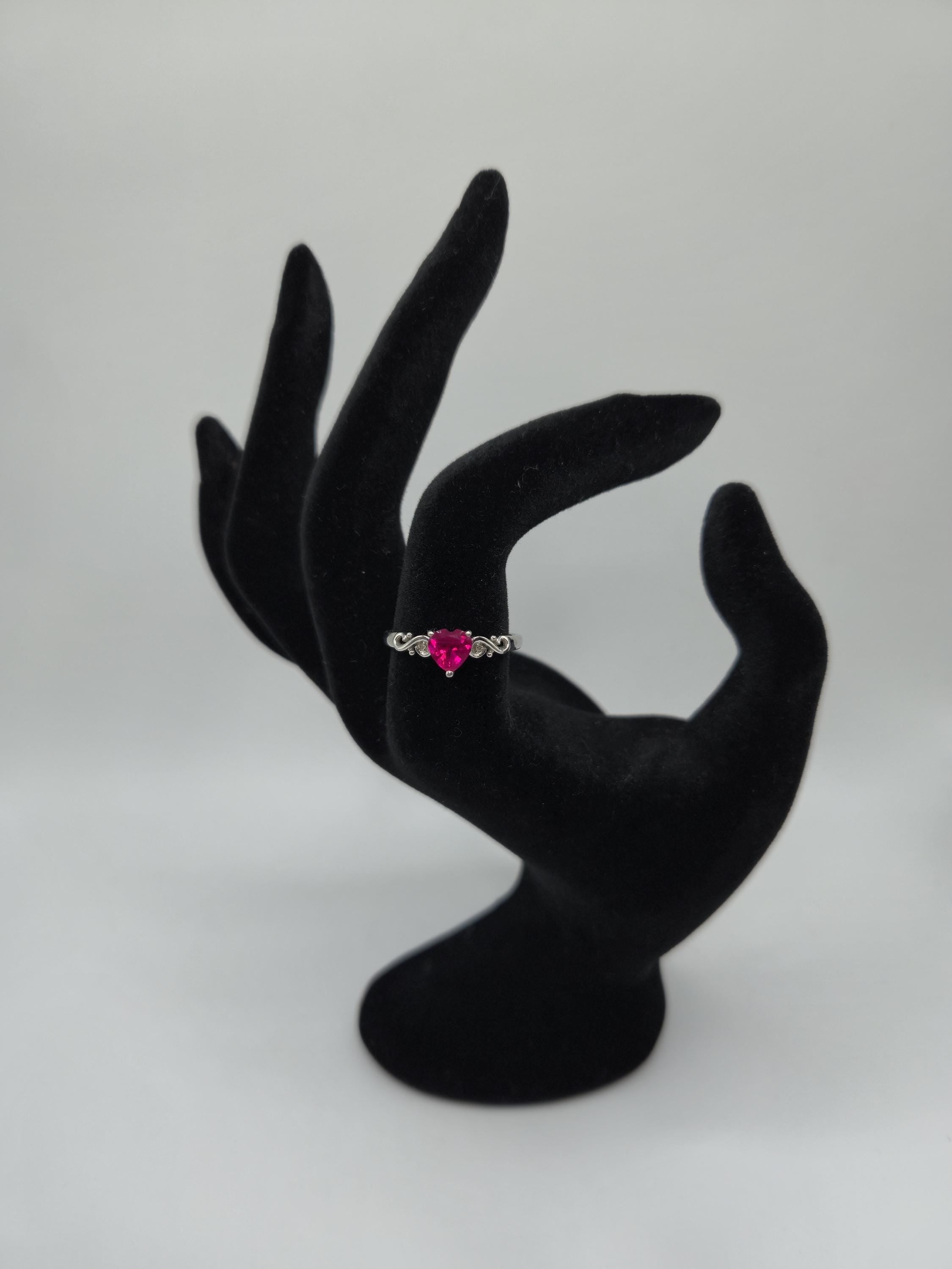 10K Gold Heart Shaped Ruby Ring Size 8.25
