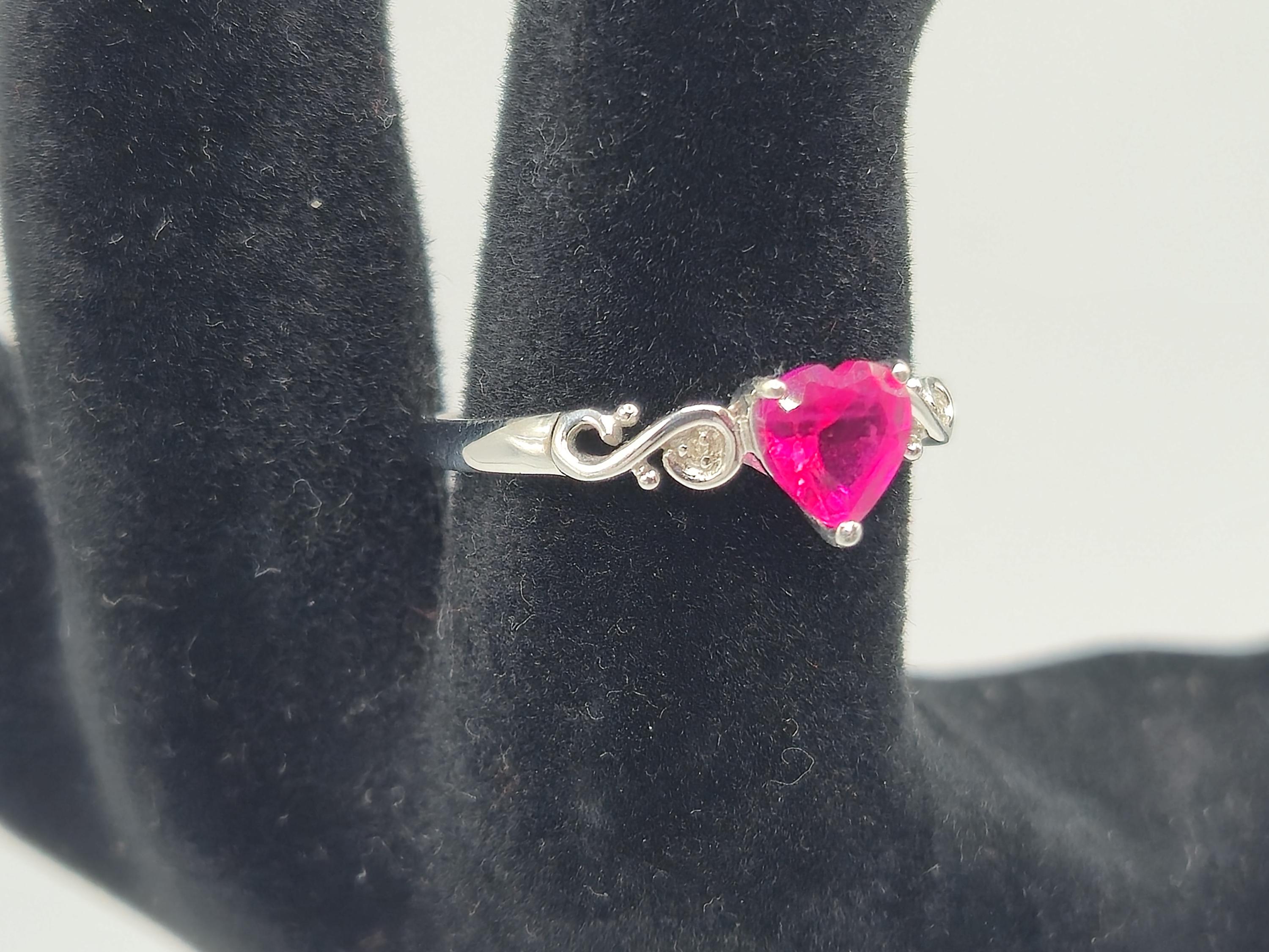 10K Gold Heart Shaped Ruby Ring Size 8.25