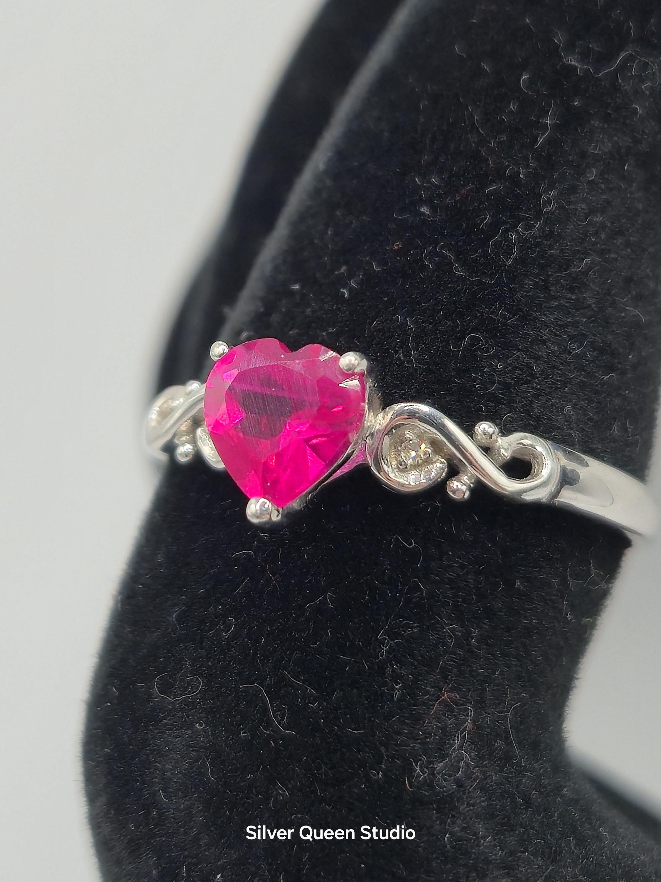 10K Gold Heart Shaped Ruby Ring Size 8.25