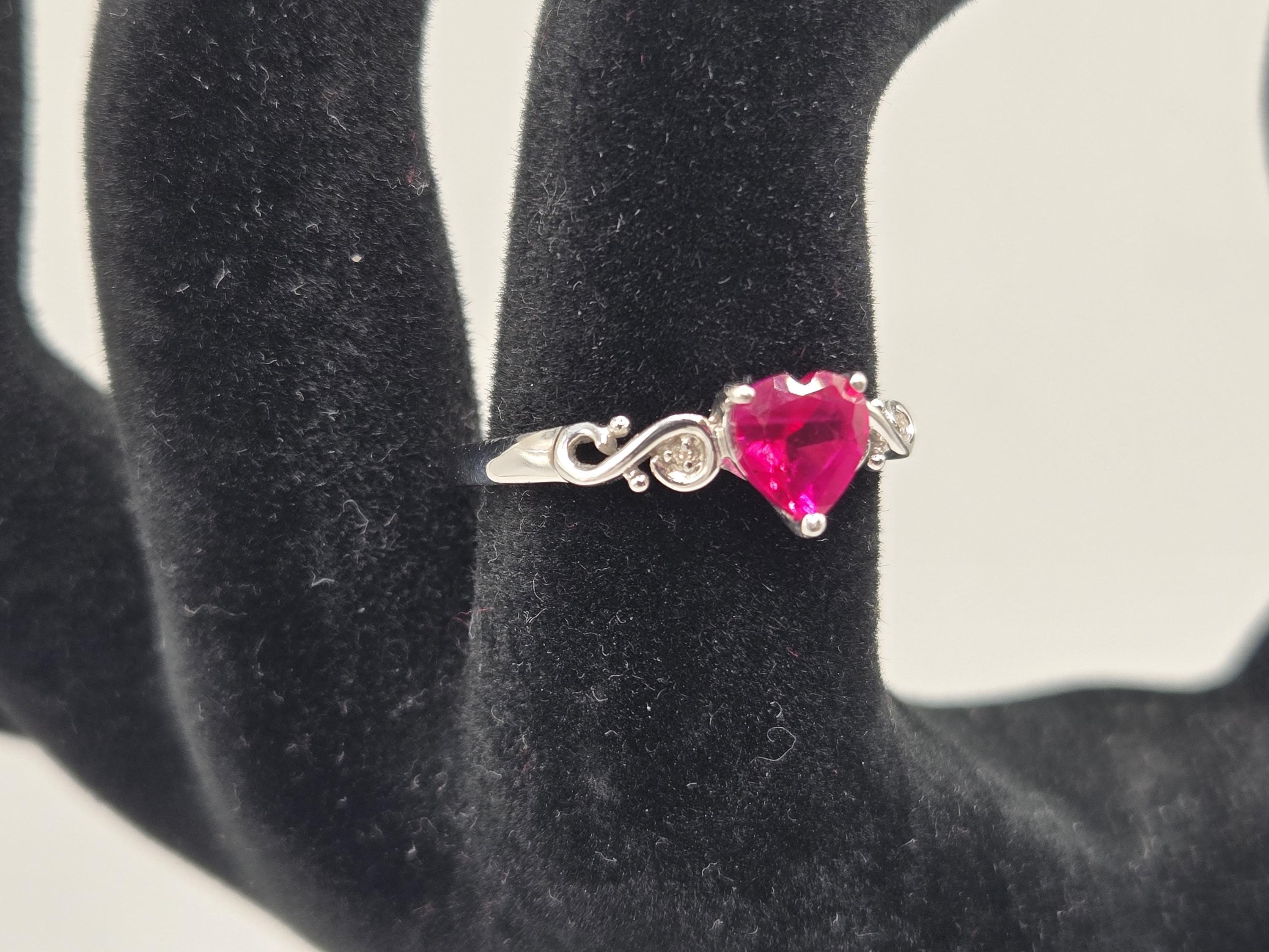 10K Gold Heart Shaped Ruby Ring Size 8.25
