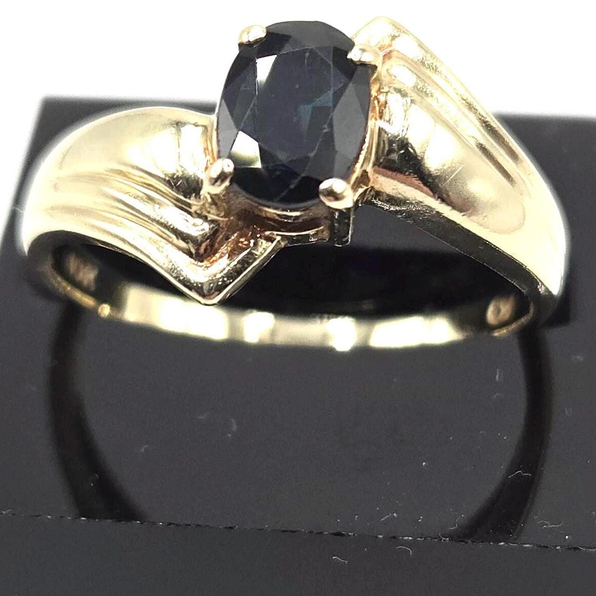 10K Gold and Blue Sapphire Ring Size 7.75