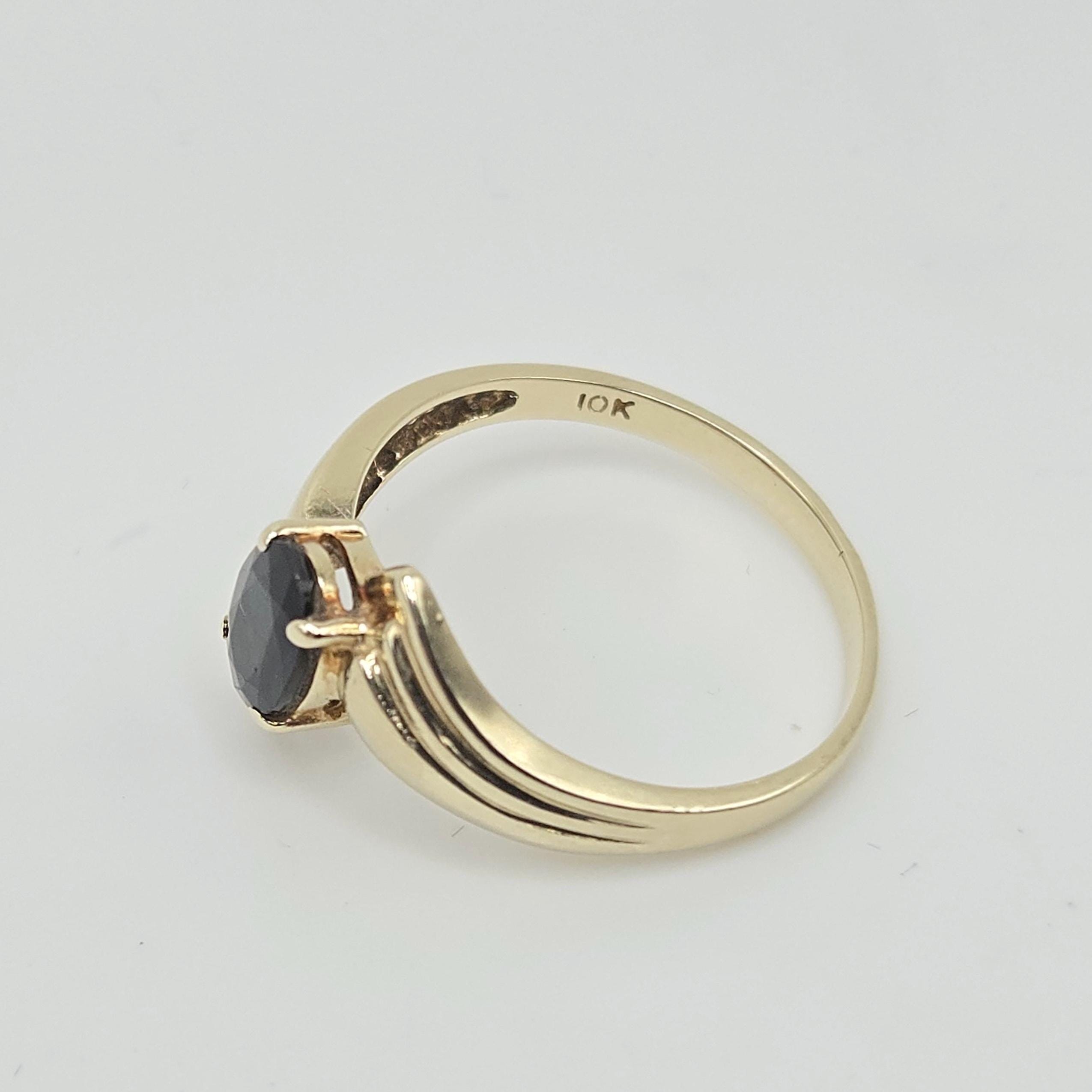 10K Gold and Blue Sapphire Ring Size 7.75