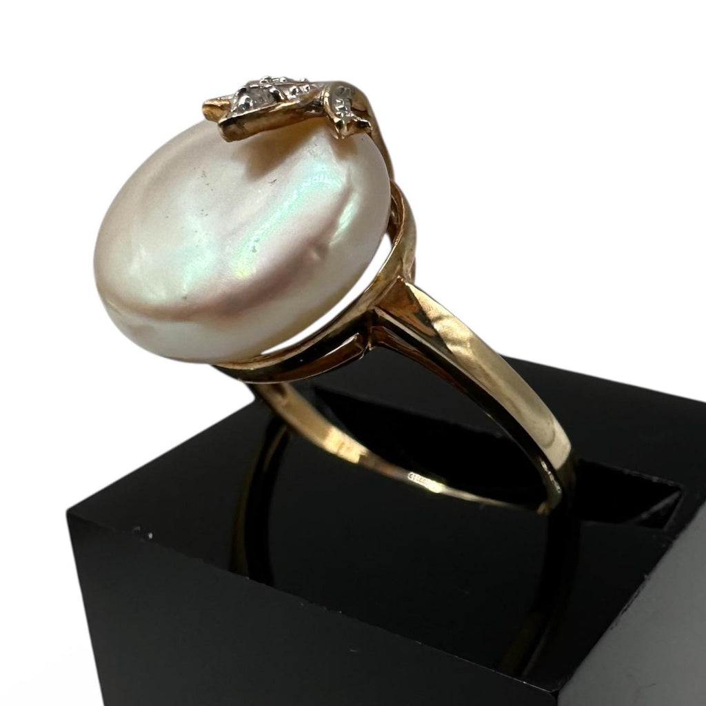 10K Solid Gold Mother of Pearl Ring with Diamond Accents, Size 6.75