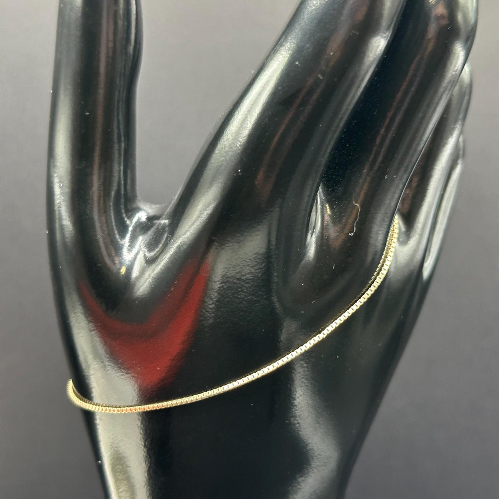 14K Gold Delicate Bracelet 7.5 Inches