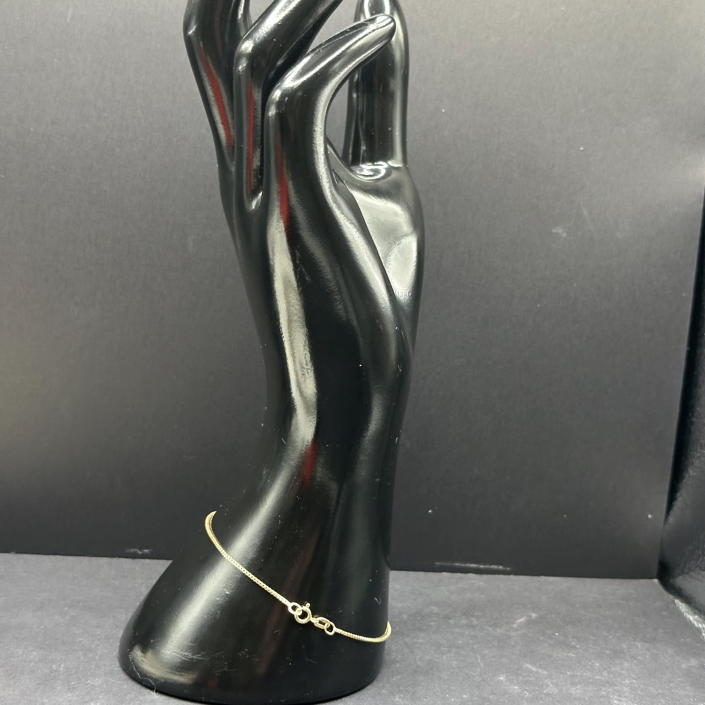 14K Gold Delicate Bracelet 7.5 Inches