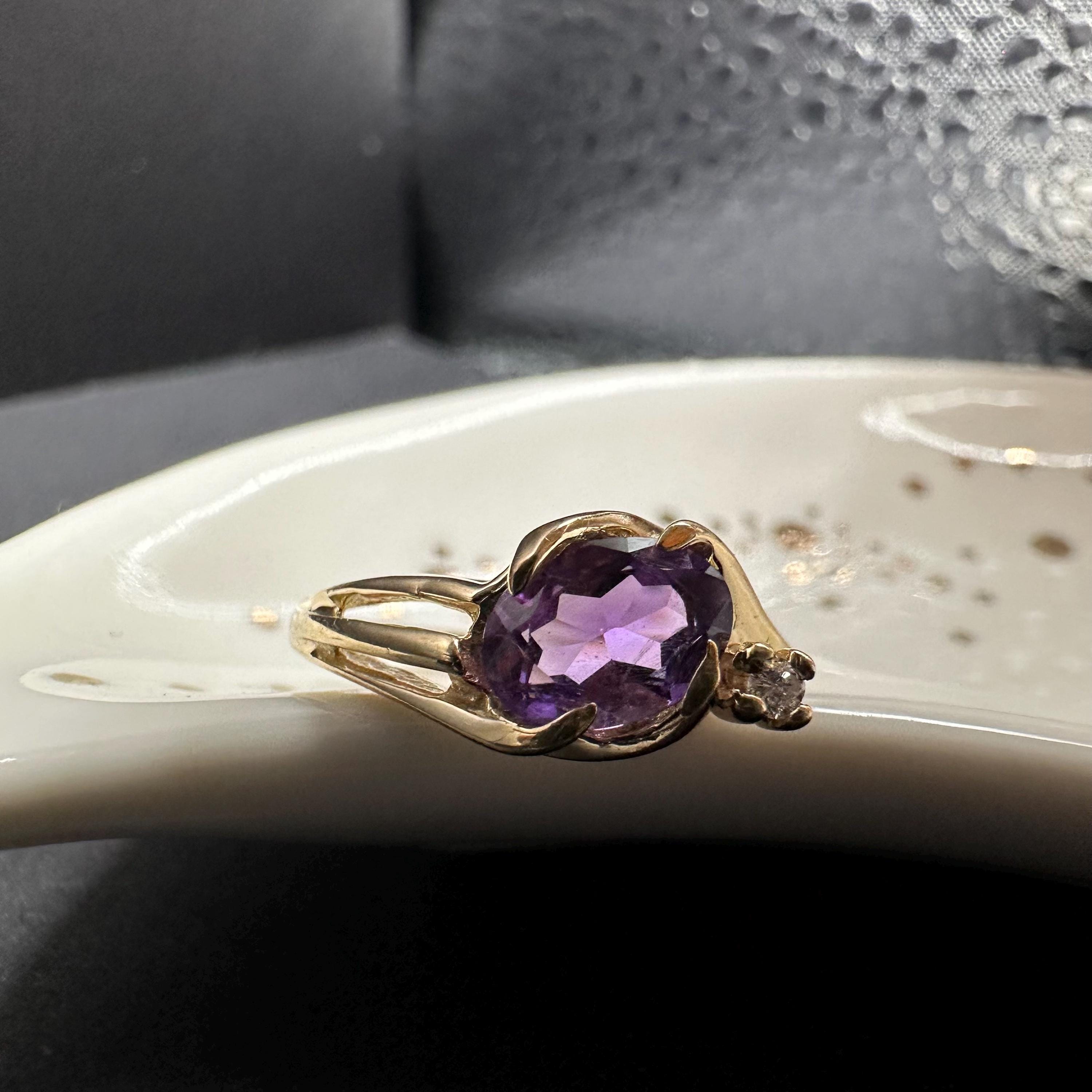 14K Gold Ring with Amethyst and Diamond Accent Size 6.25