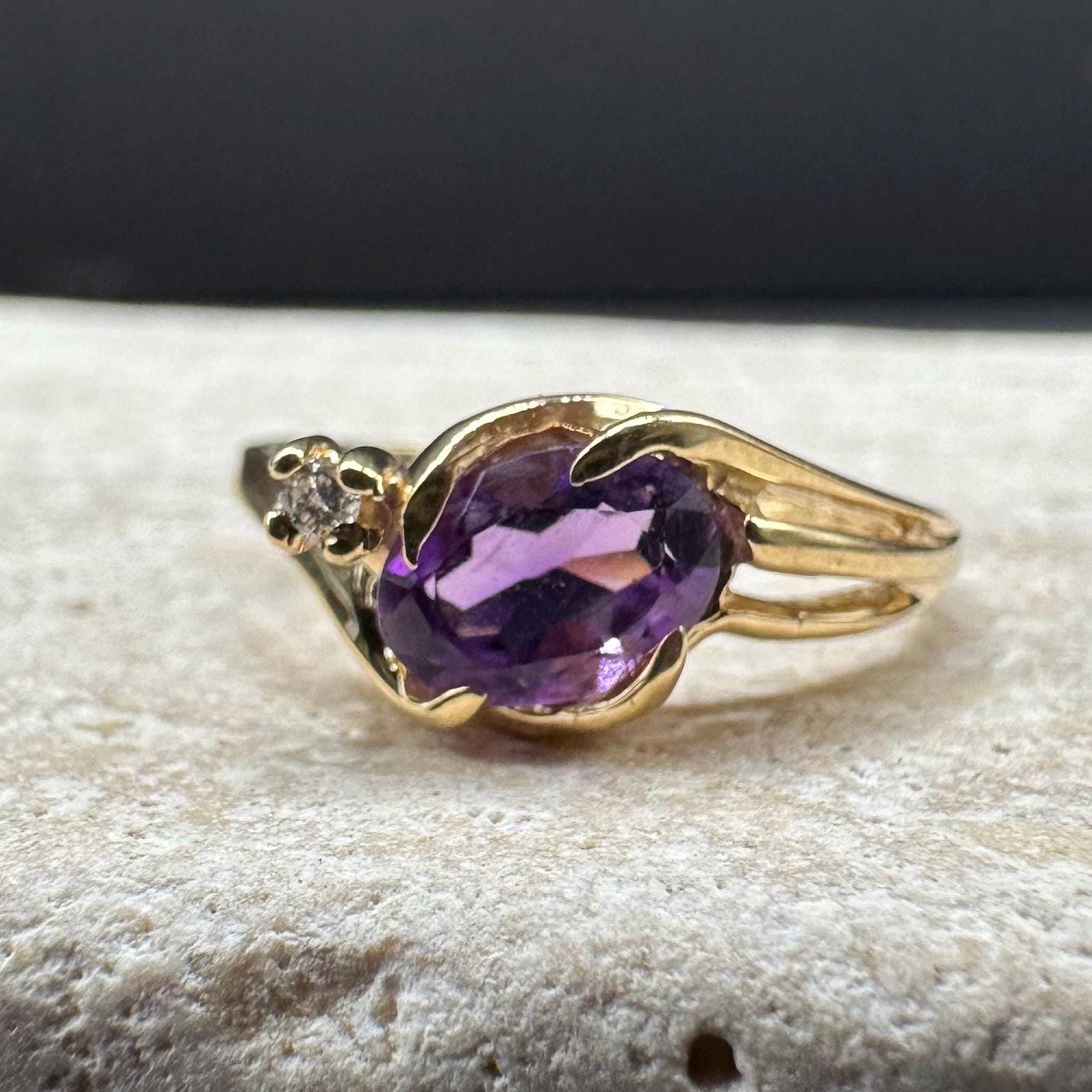 14K Gold Ring with Amethyst and Diamond Accent Size 6.25