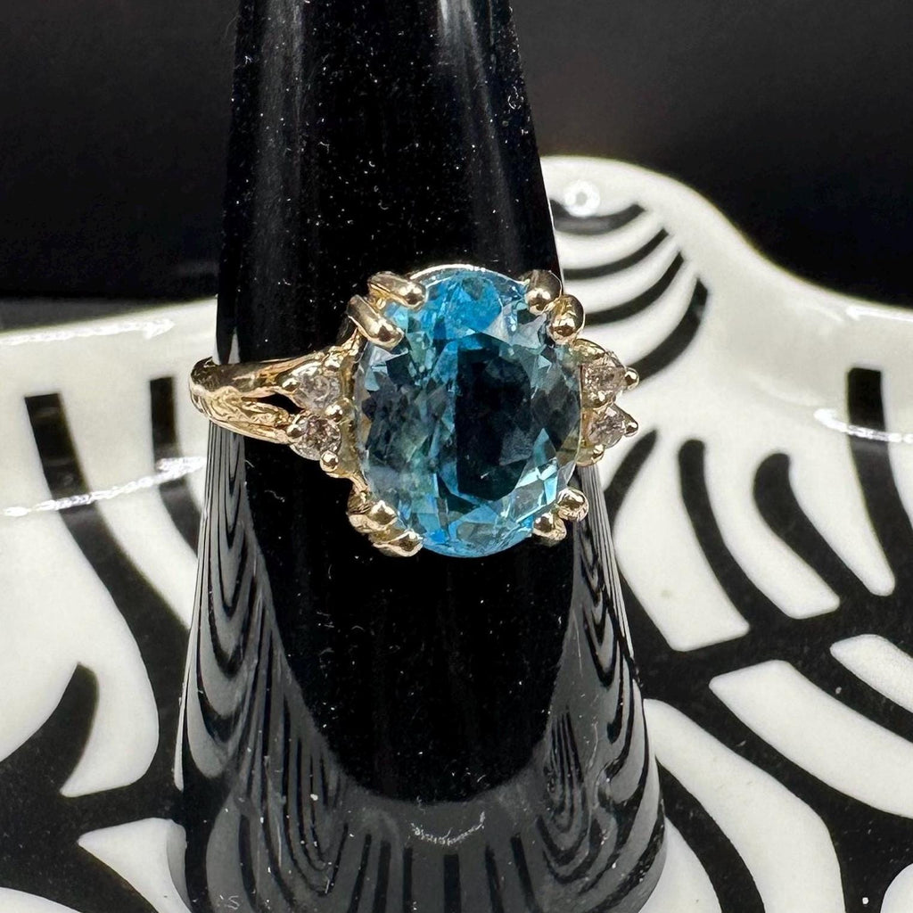 14K Gold Ring with Blue Topaz and Diamonds Size 7