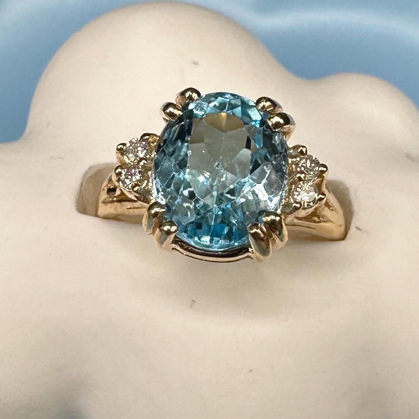 14K Gold Ring with Blue Topaz and Diamonds Size 7