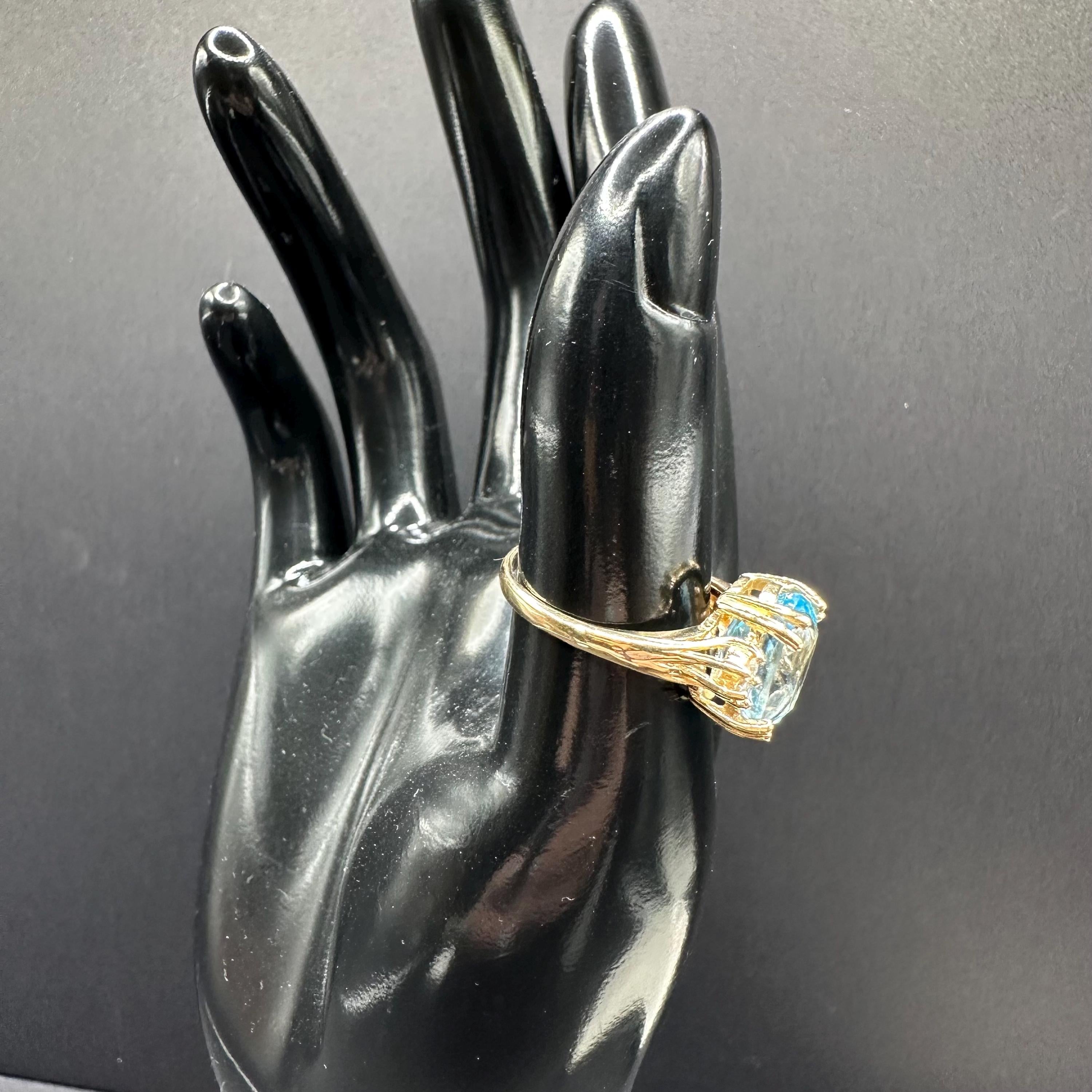 14K Gold Ring with Blue Topaz and Diamonds Size 7