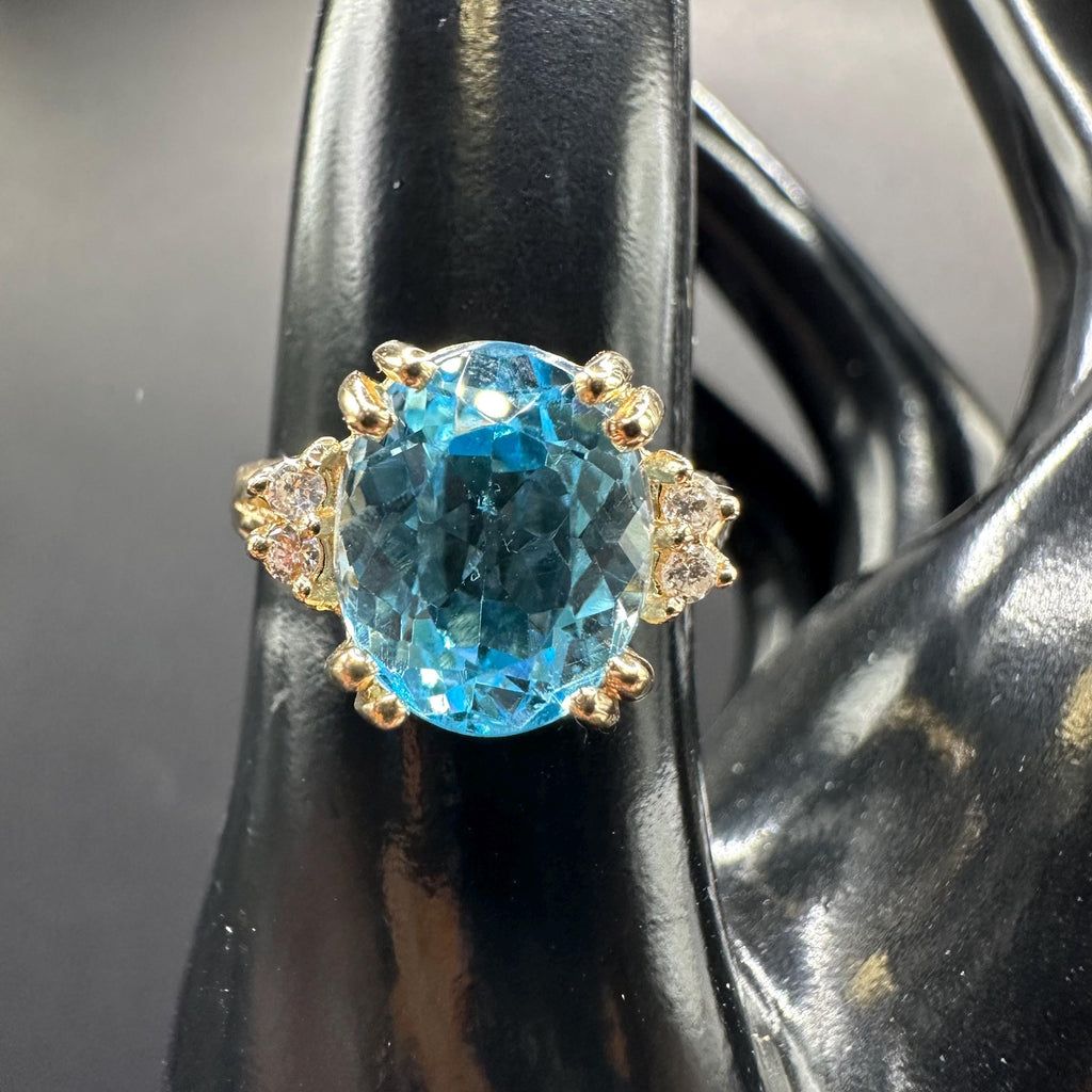 14K Gold Ring with Blue Topaz and Diamonds Size 7