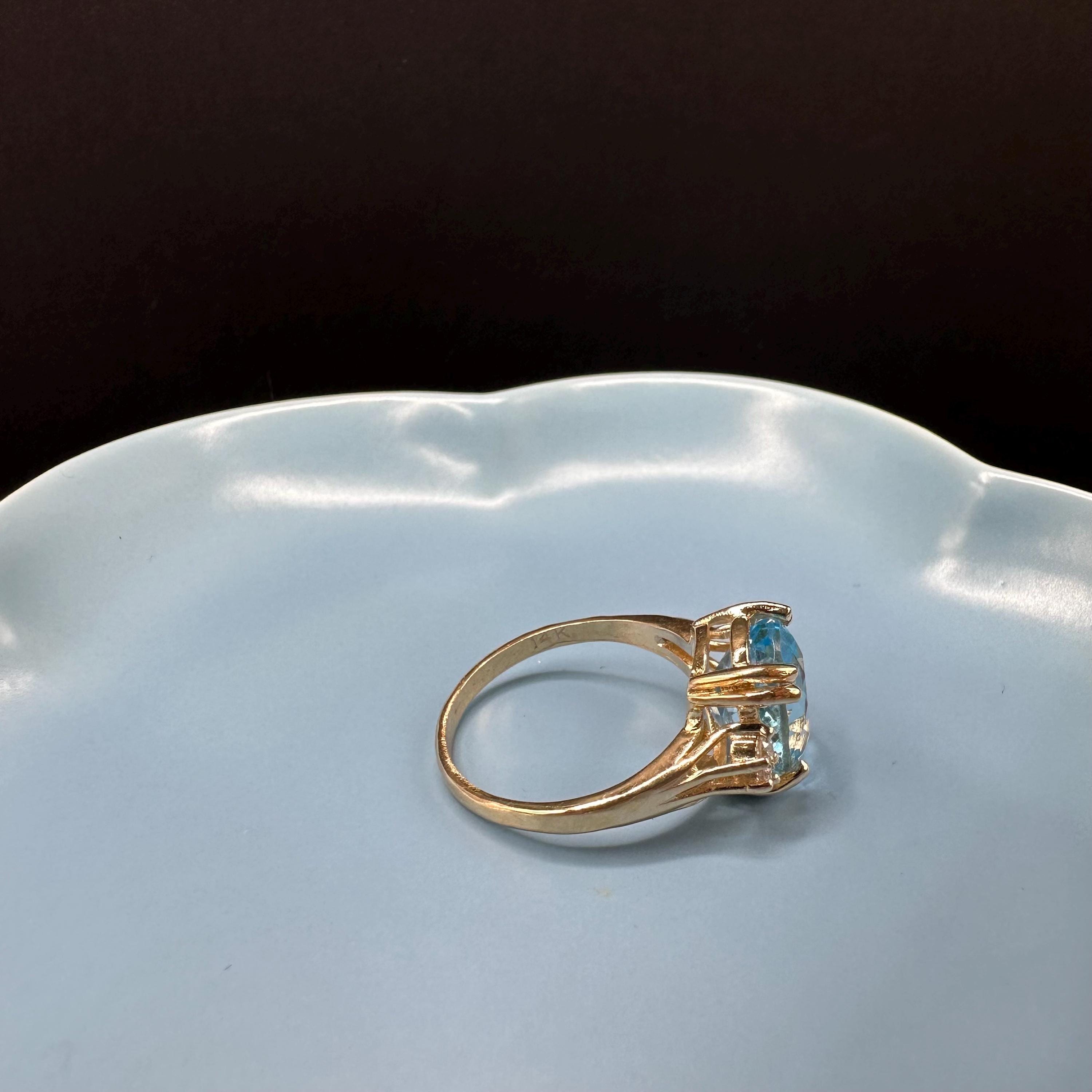 14K Gold Ring with Blue Topaz and Diamonds Size 7