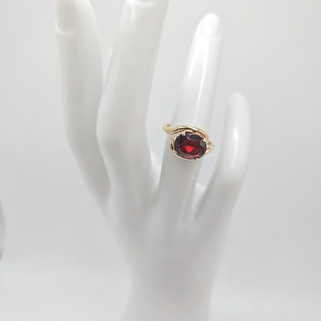 14K Gold Ring with Large Garnet Stone Size 5.25