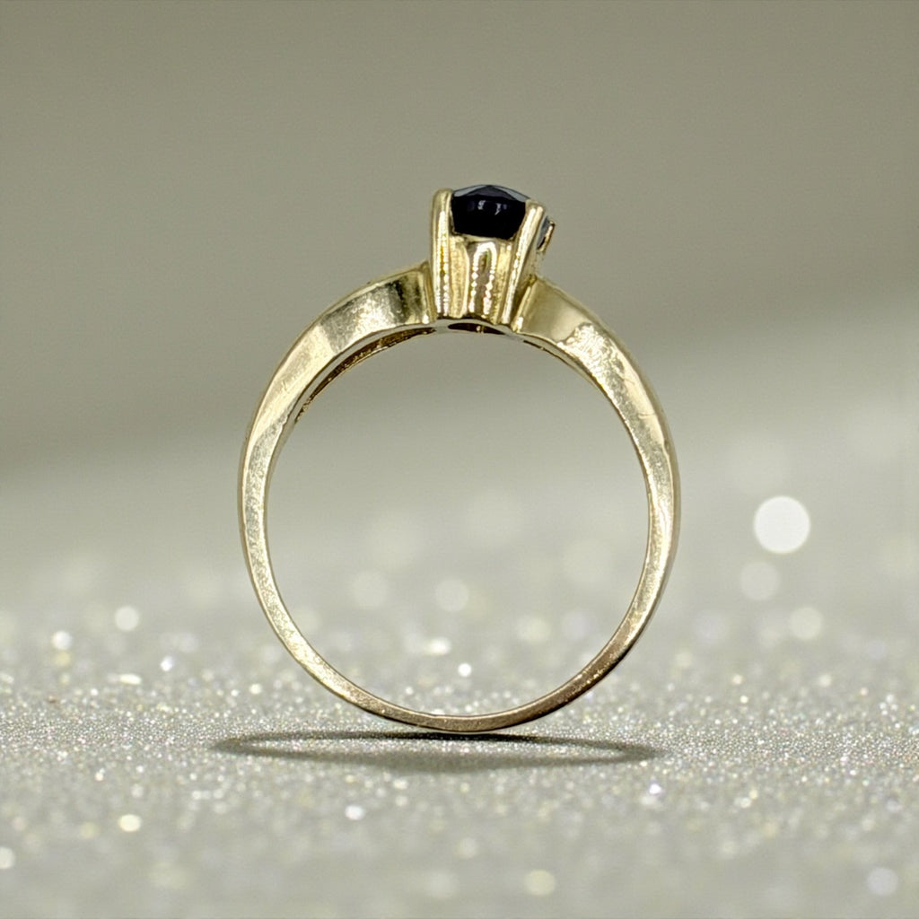 Solid 14K Yellow Gold Ring with Oval Amethyst - Size 6.25