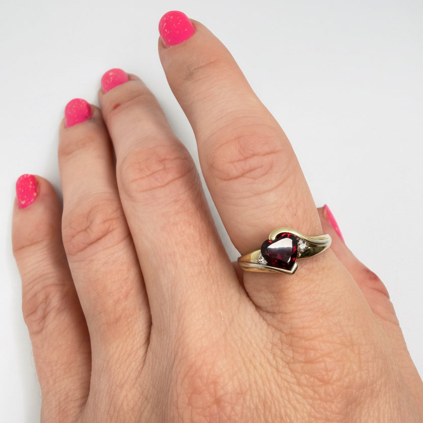 Solid 10K Yellow Gold Ring with Heart-Cut Garnet & Diamond Accents – Size 7.5