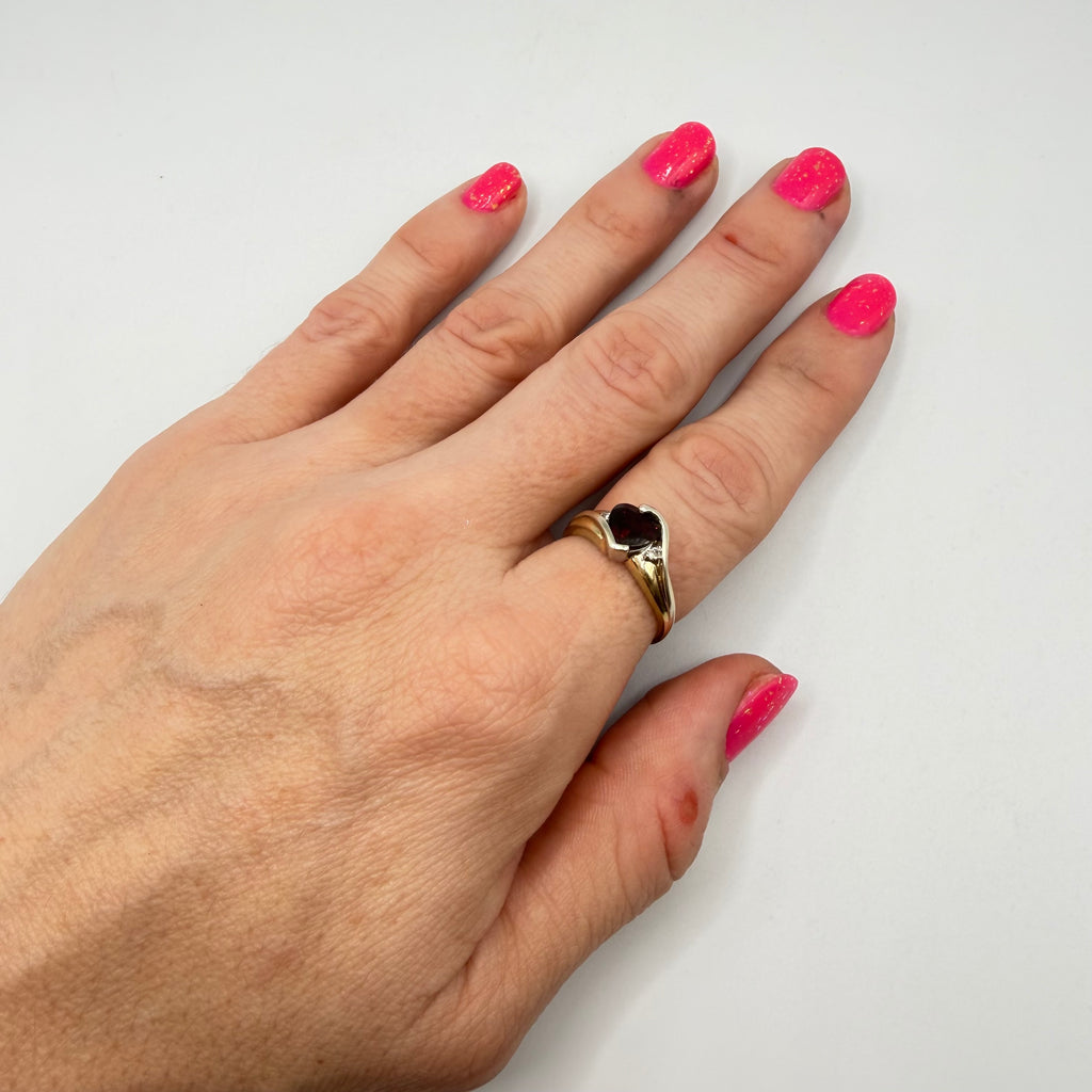 Solid 10K Yellow Gold Ring with Heart-Cut Garnet & Diamond Accents – Size 7.5