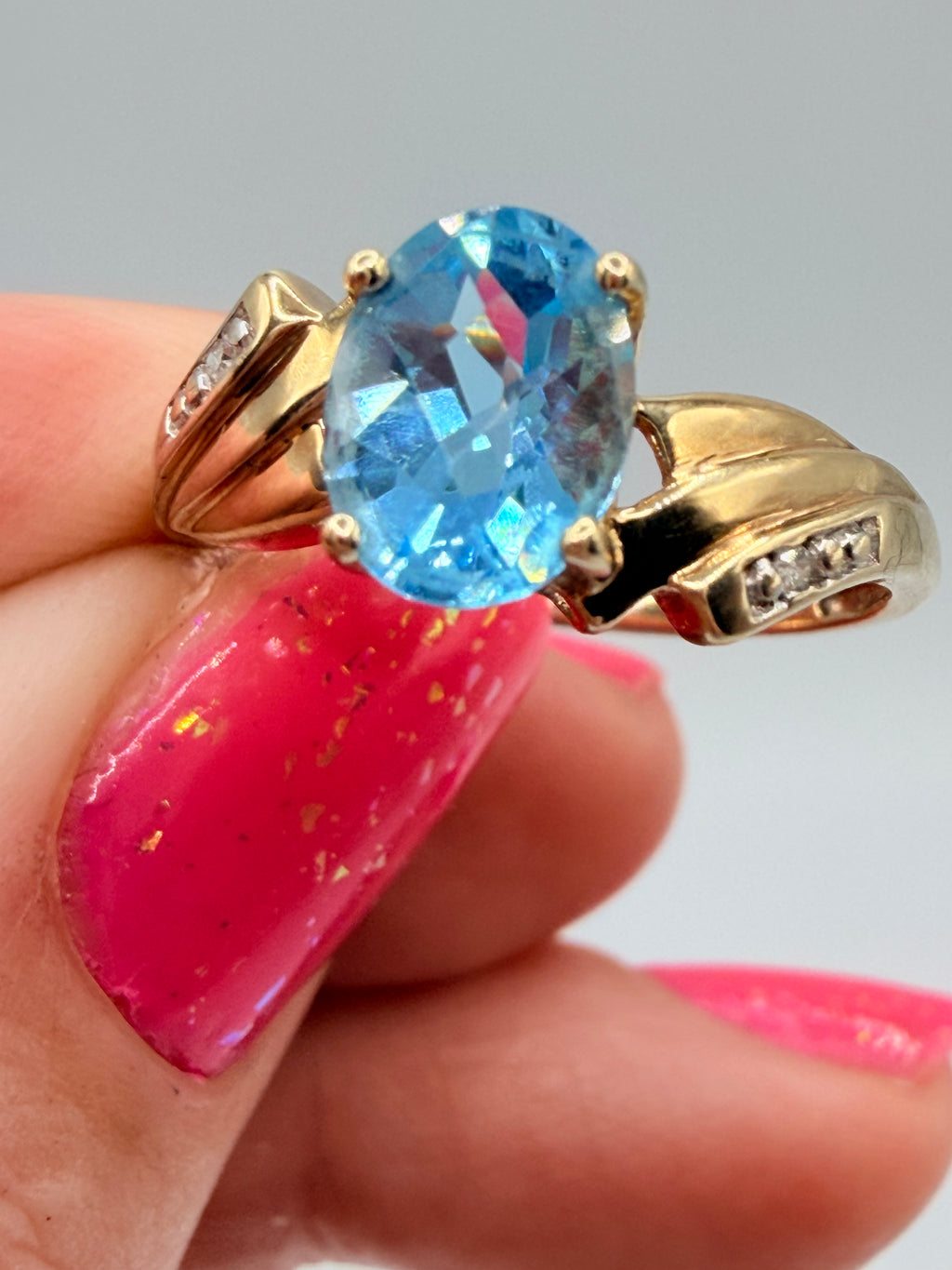 Solid 10K Yellow Gold Ring with Oval-Cut Blue Topaz & Diamond Accents Size 7