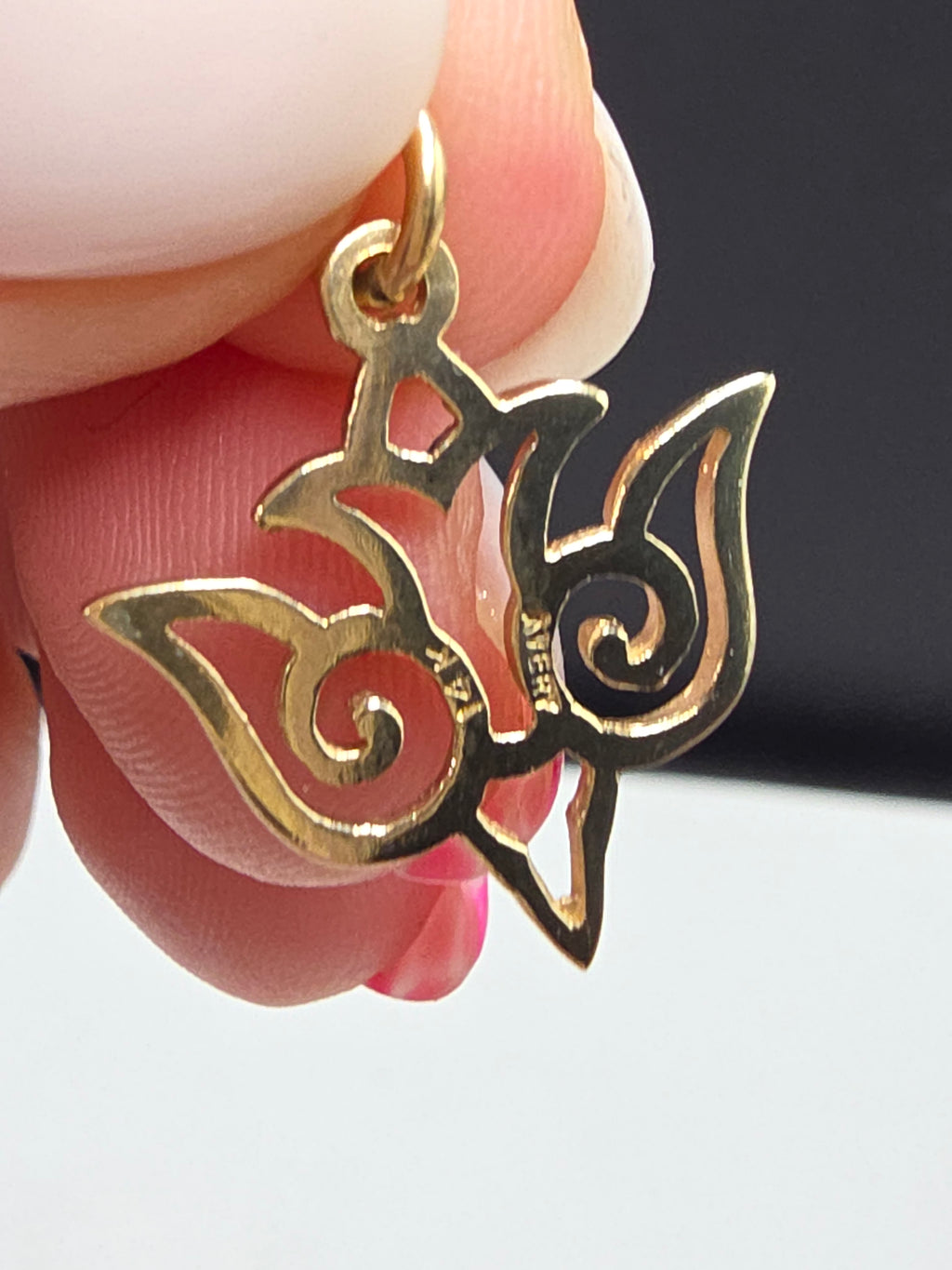 James Avery Solid 14K Yellow Gold Open Scroll Descending Dove Charm Pendant