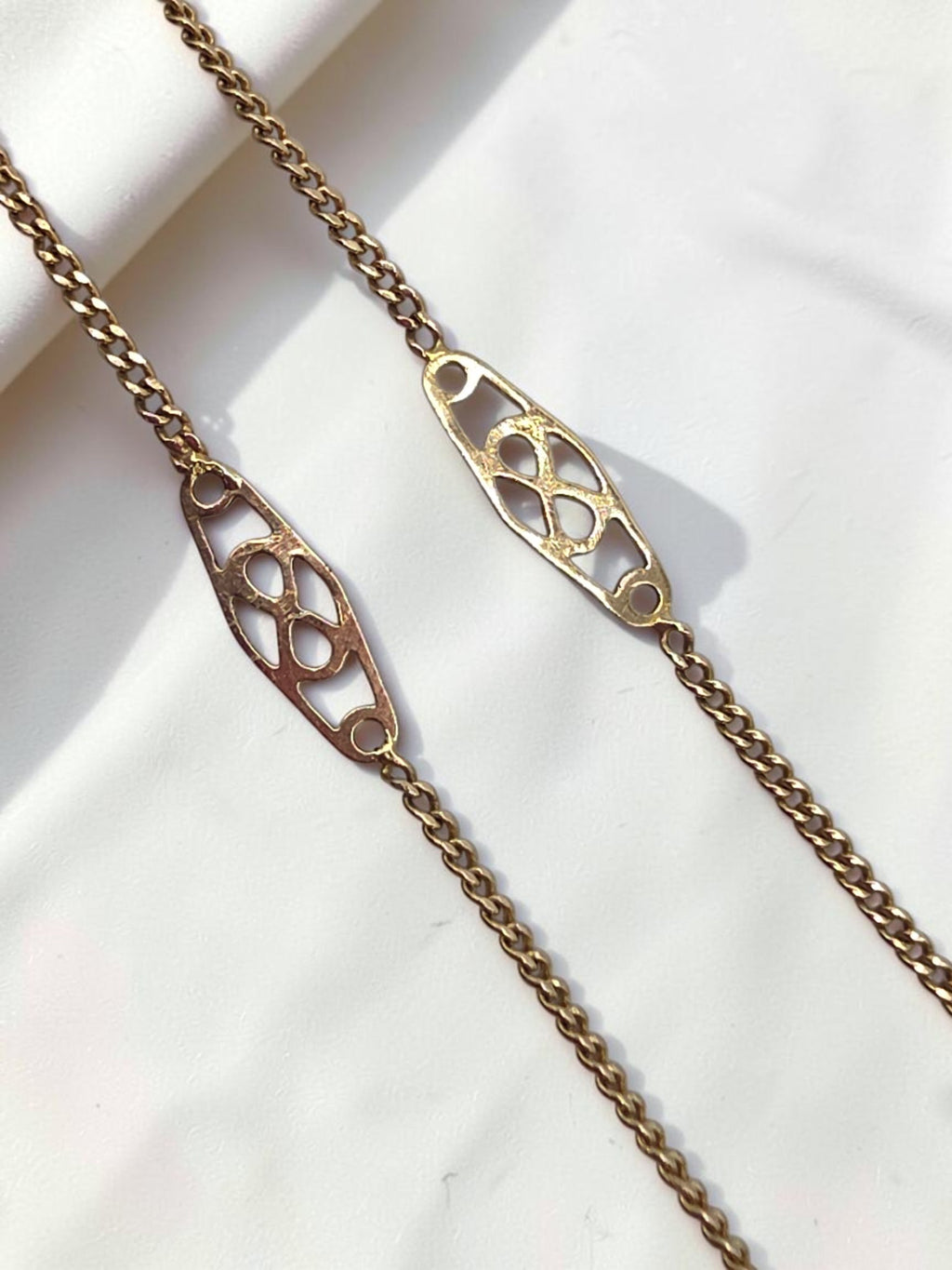 Solid 14K Yellow Gold Italian Filigree Station Curb Chain Bracelet - 8 Inch