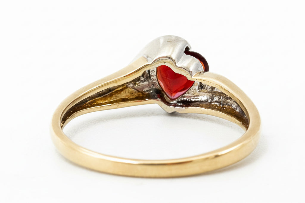 Solid 10K Yellow Gold Ring with Heart-Cut Garnet & Diamond Accents – Size 7.5