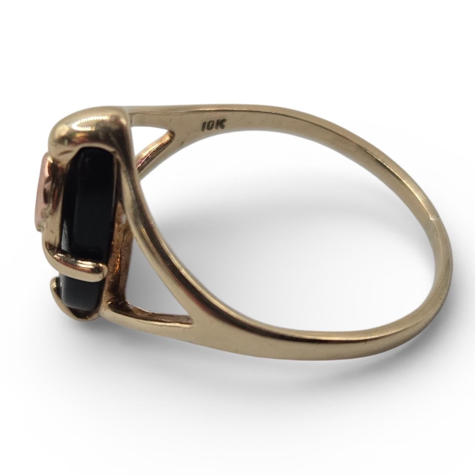 Black Hills Gold Solid 10K Ring with Black Onyx & 12K Leaf Accents – Size 6.25