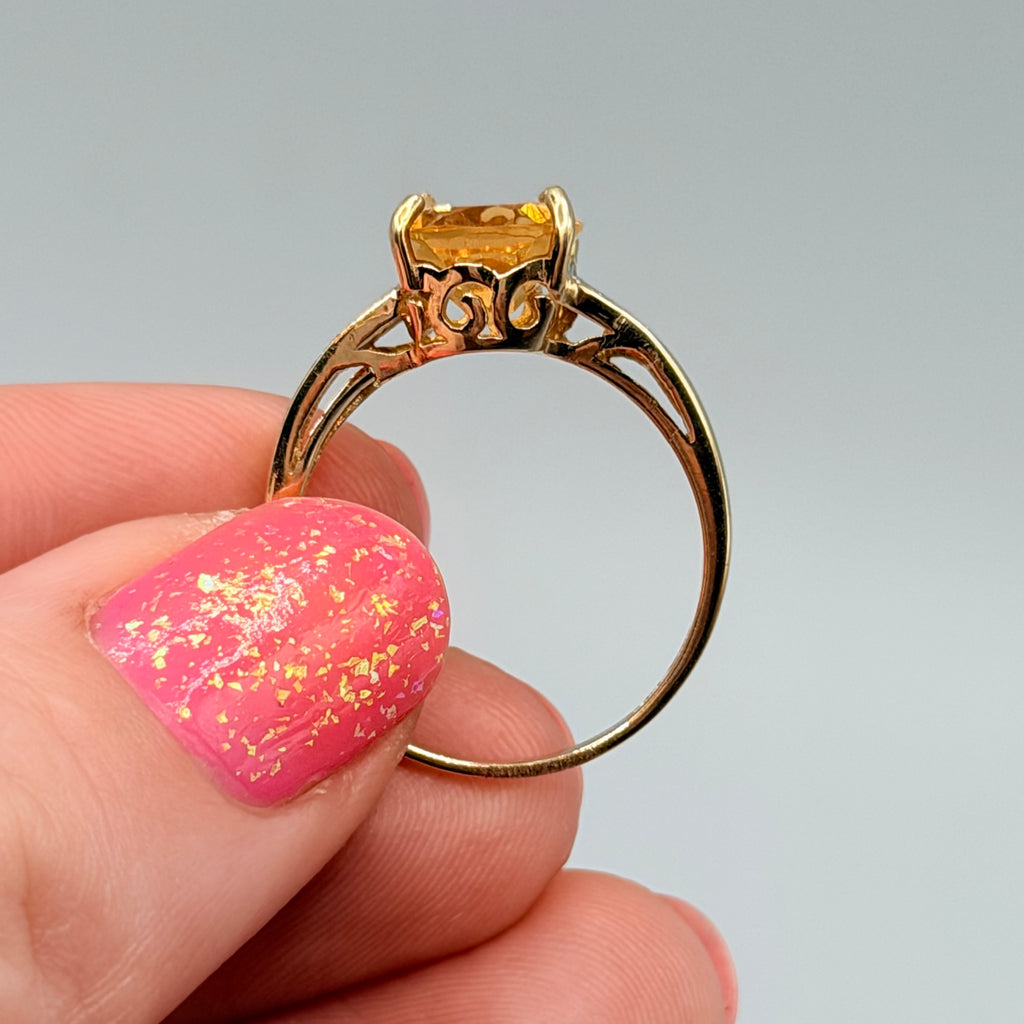 Solid 10K Yellow Gold Ring with Oval Cut Citrine Size 8