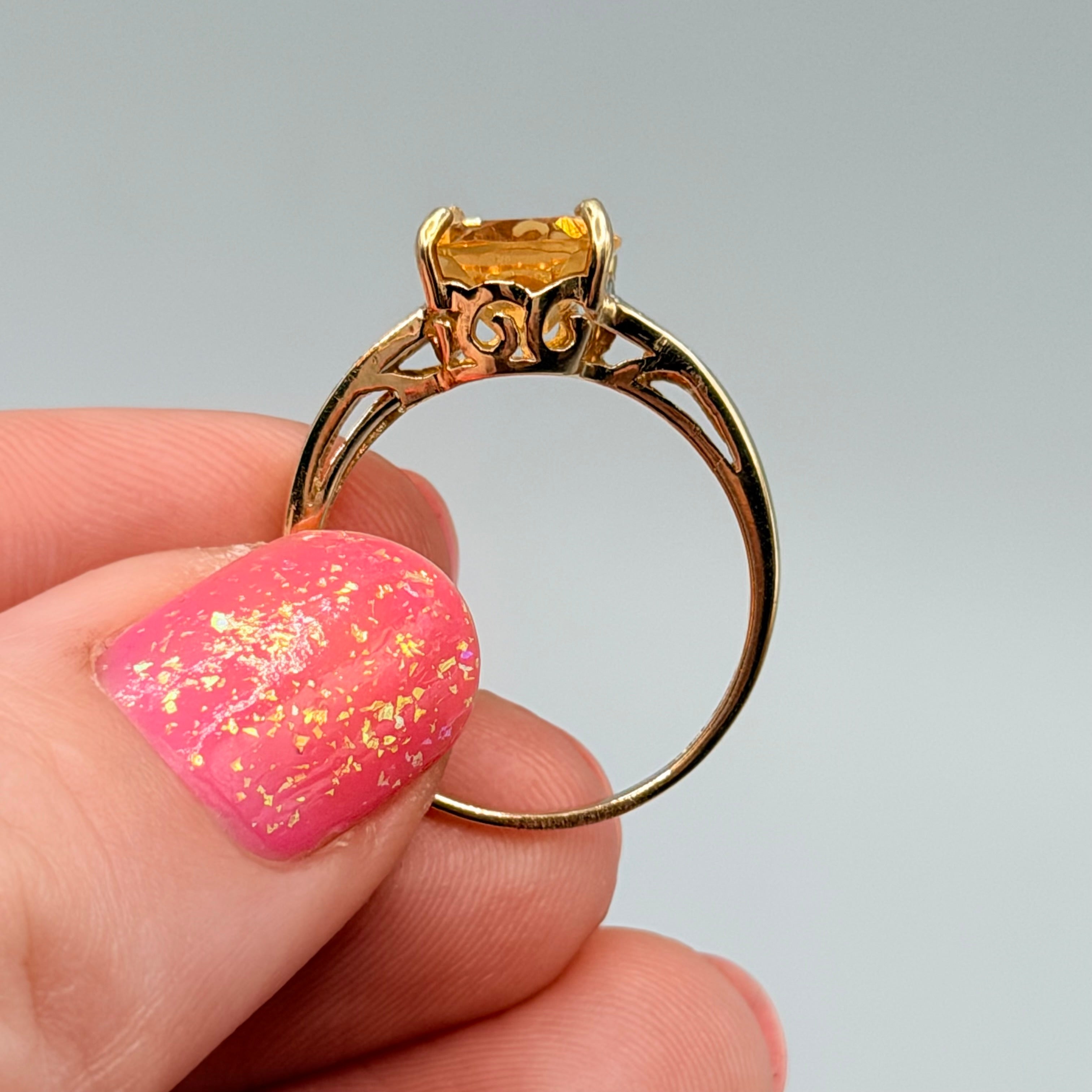 Solid 10K Yellow Gold Ring with Oval Cut Citrine Size 8