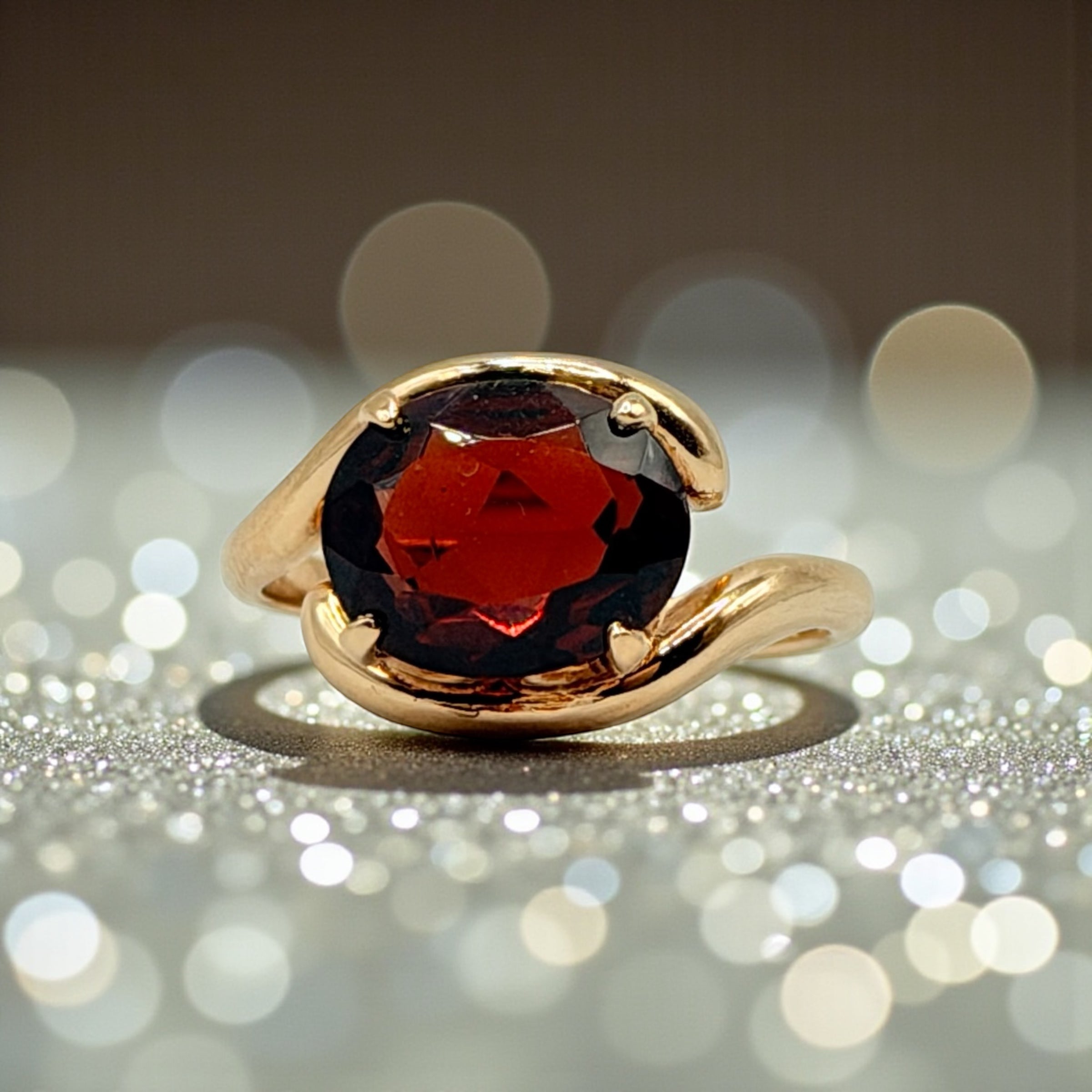 Church & Co. Solid 14K Yellow Gold Ring with Garnet – Size 5.5