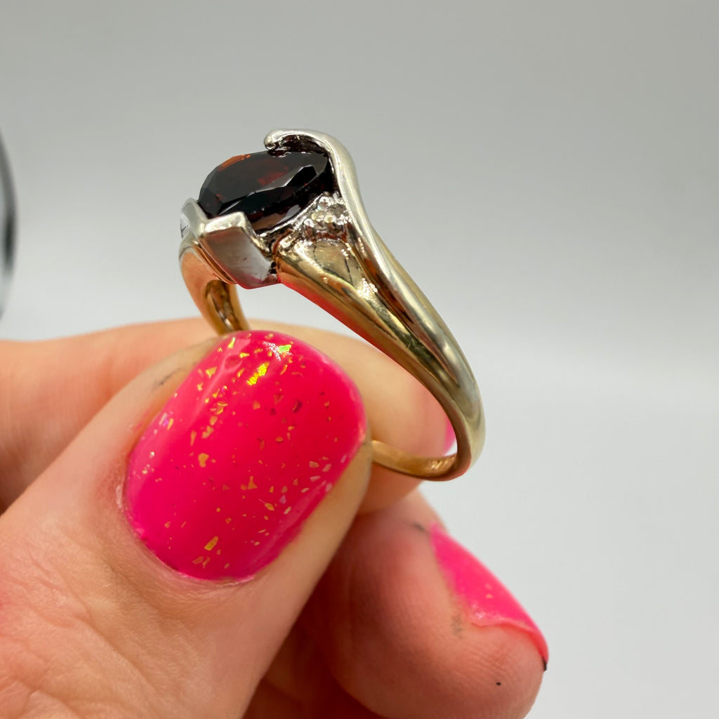 Solid 10K Yellow Gold Ring with Heart-Cut Garnet & Diamond Accents – Size 7.5