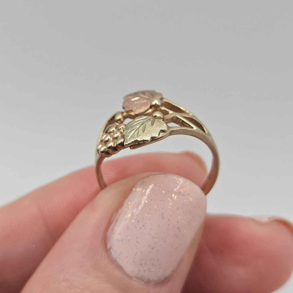 Black Hills Gold Ring, Solid 10K Gold, Tri Color Gold Grape & Leaf Design, Size 6