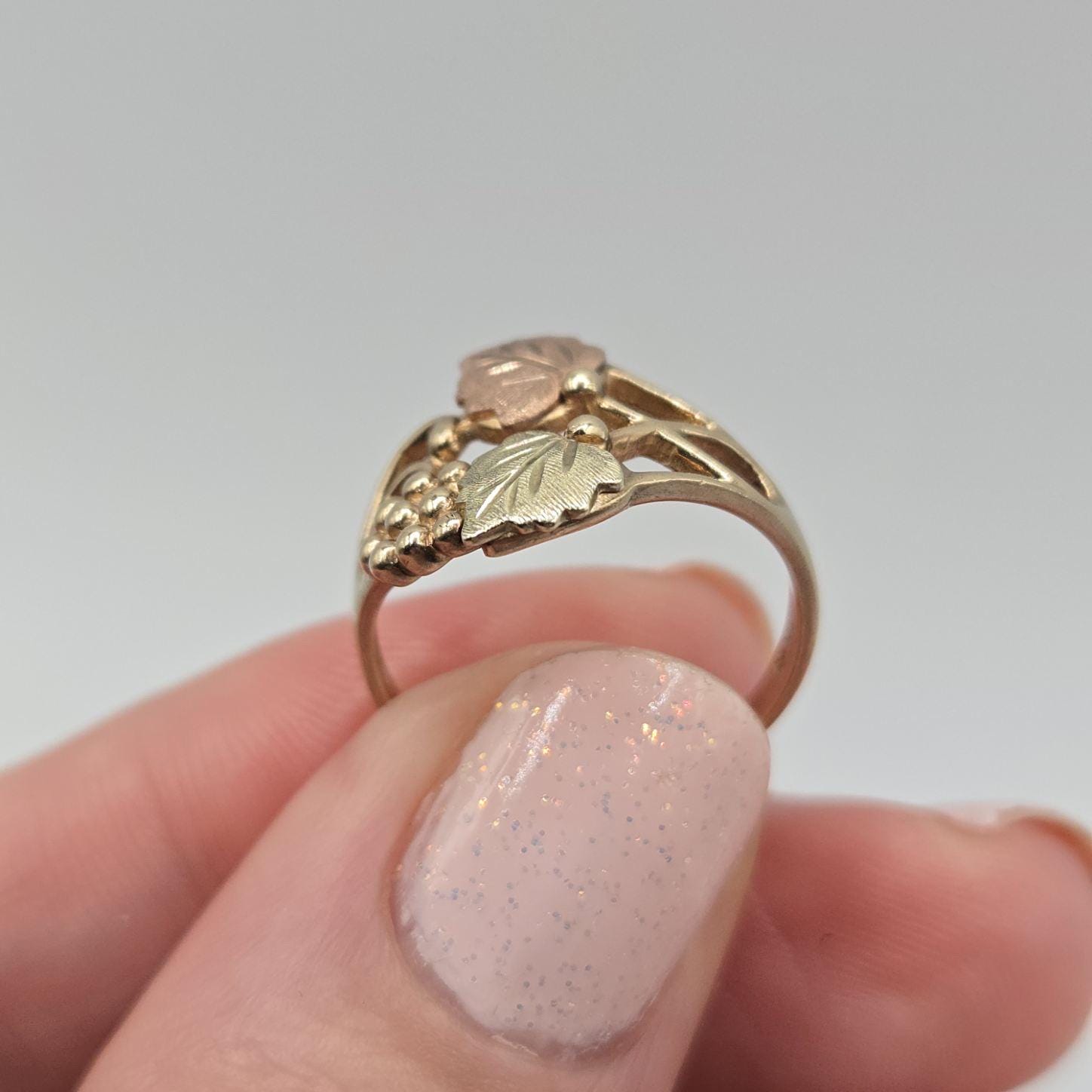 Black Hills Gold Ring, Solid 10K Gold, Tri Color Gold Grape & Leaf Design, Size 6