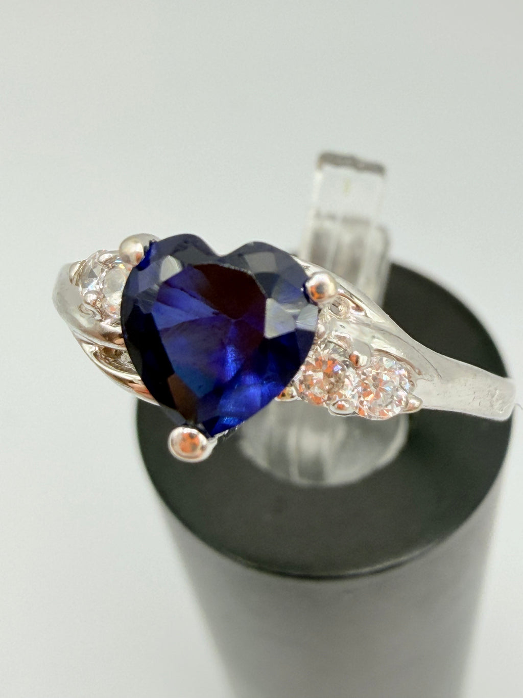 Solid 10K White Gold Ring with Heart Cut Blue Sapphire & CZ Accents - Size 6.5