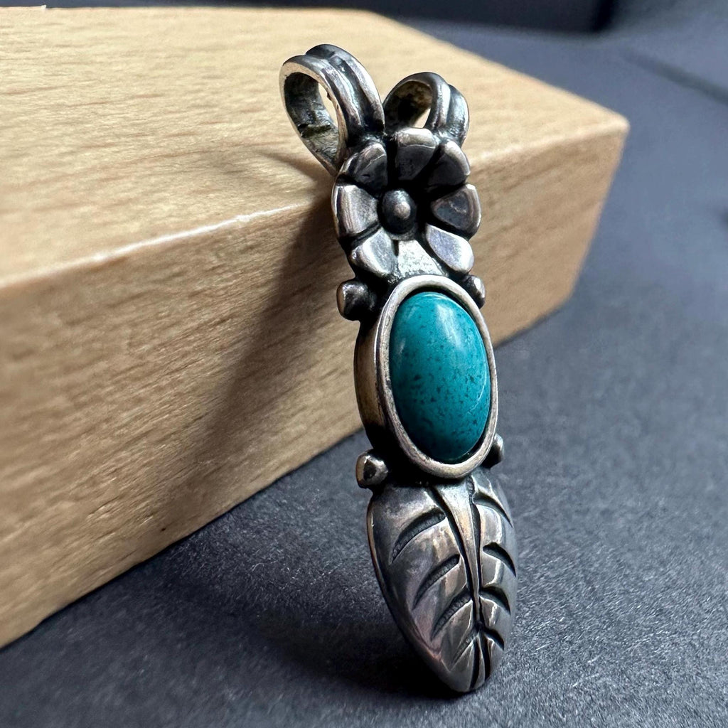 Carolyn Pollack Sterling Silver 925 Feather Flower and Turquoise Stone Native American Necklace Pendant