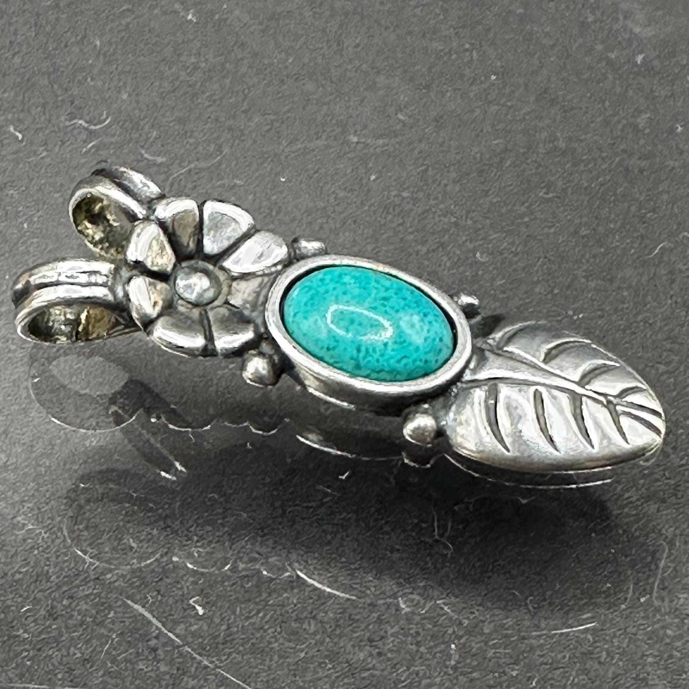 Carolyn Pollack Sterling Silver 925 Feather Flower and Turquoise Stone Native American Necklace Pendant
