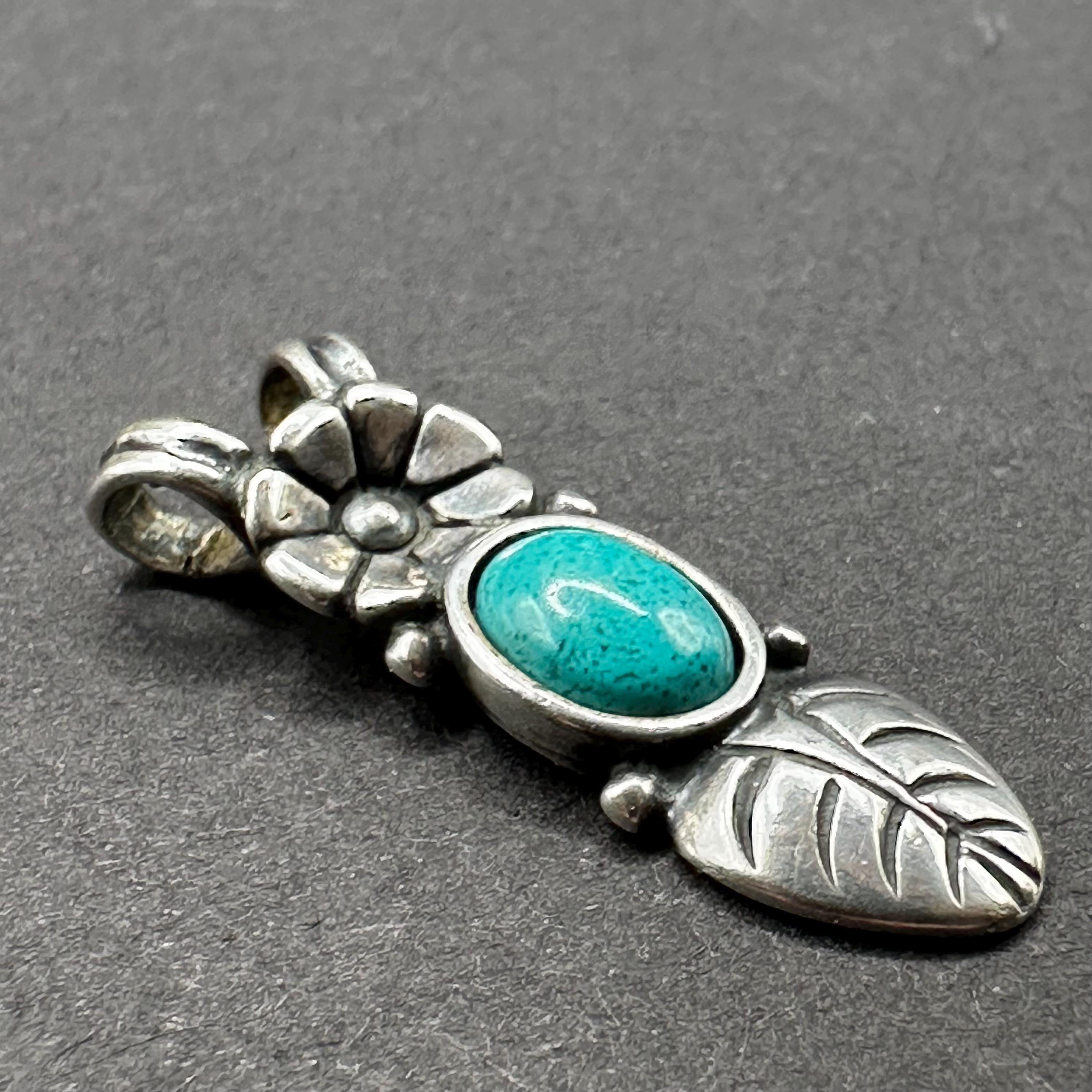 Carolyn Pollack Sterling Silver 925 Feather Flower and Turquoise Stone Native American Necklace Pendant